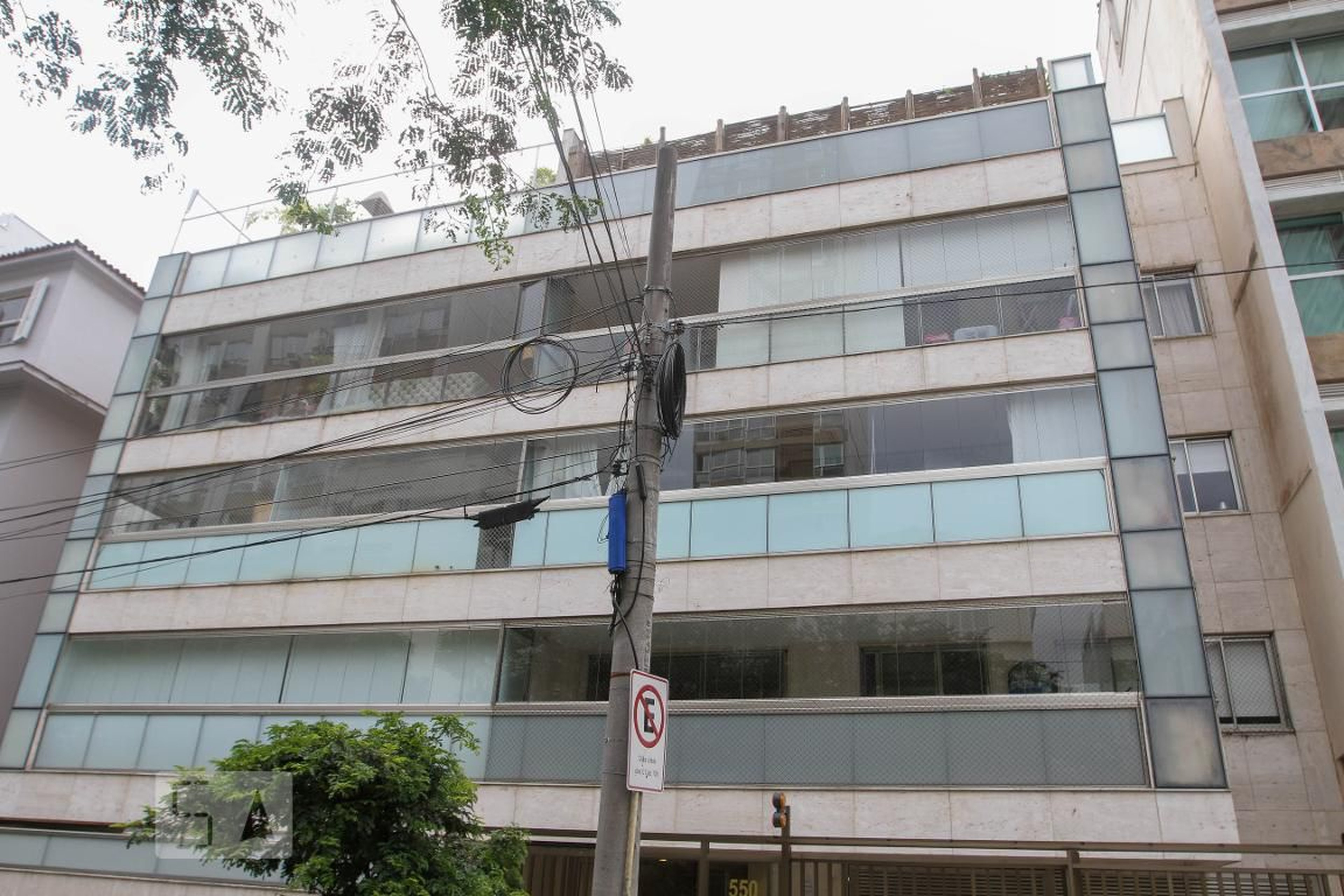 Fachada do Prédio Condomínio em Rua Barão da Torre, 550