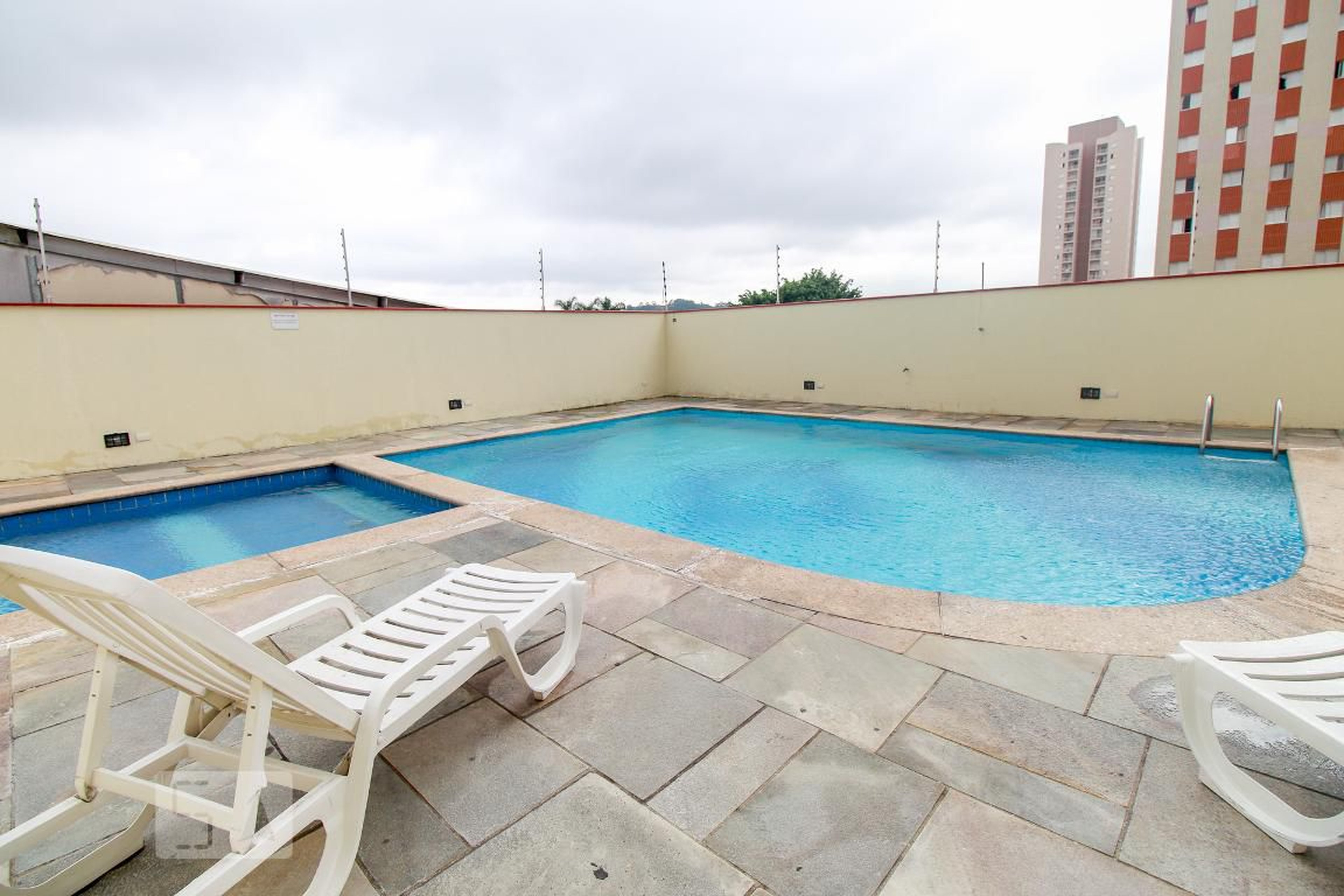 Piscina - Jardins de Kioto