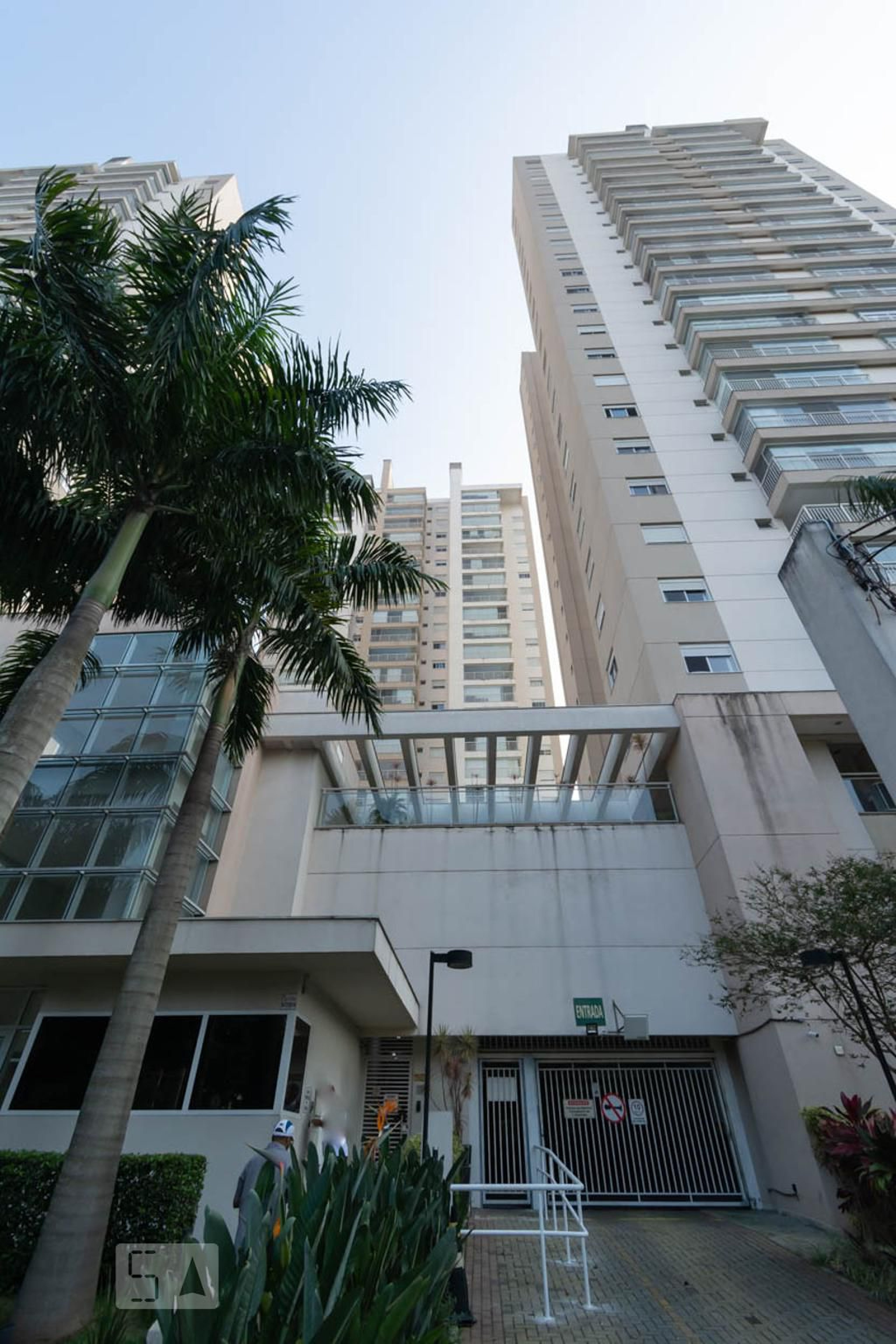 Fachada Condomínio em Rua Doutor Rubens Gomes Bueno, 383