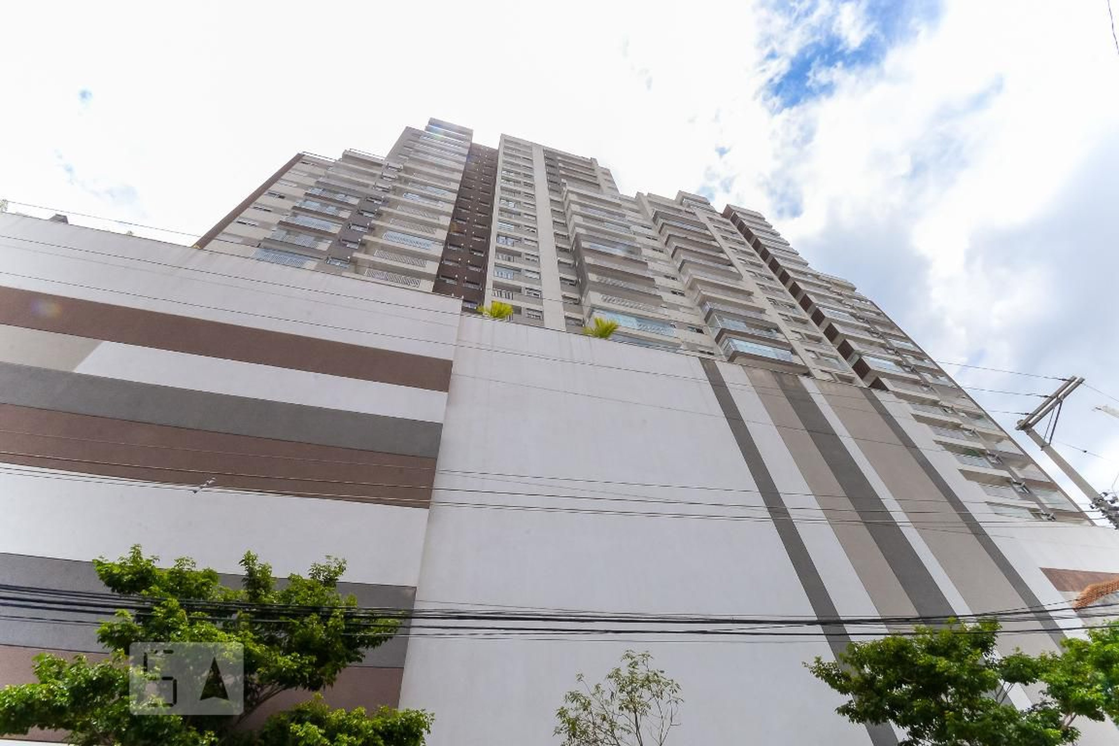 Fachada Condomínio em Rua Ourinhos, 13