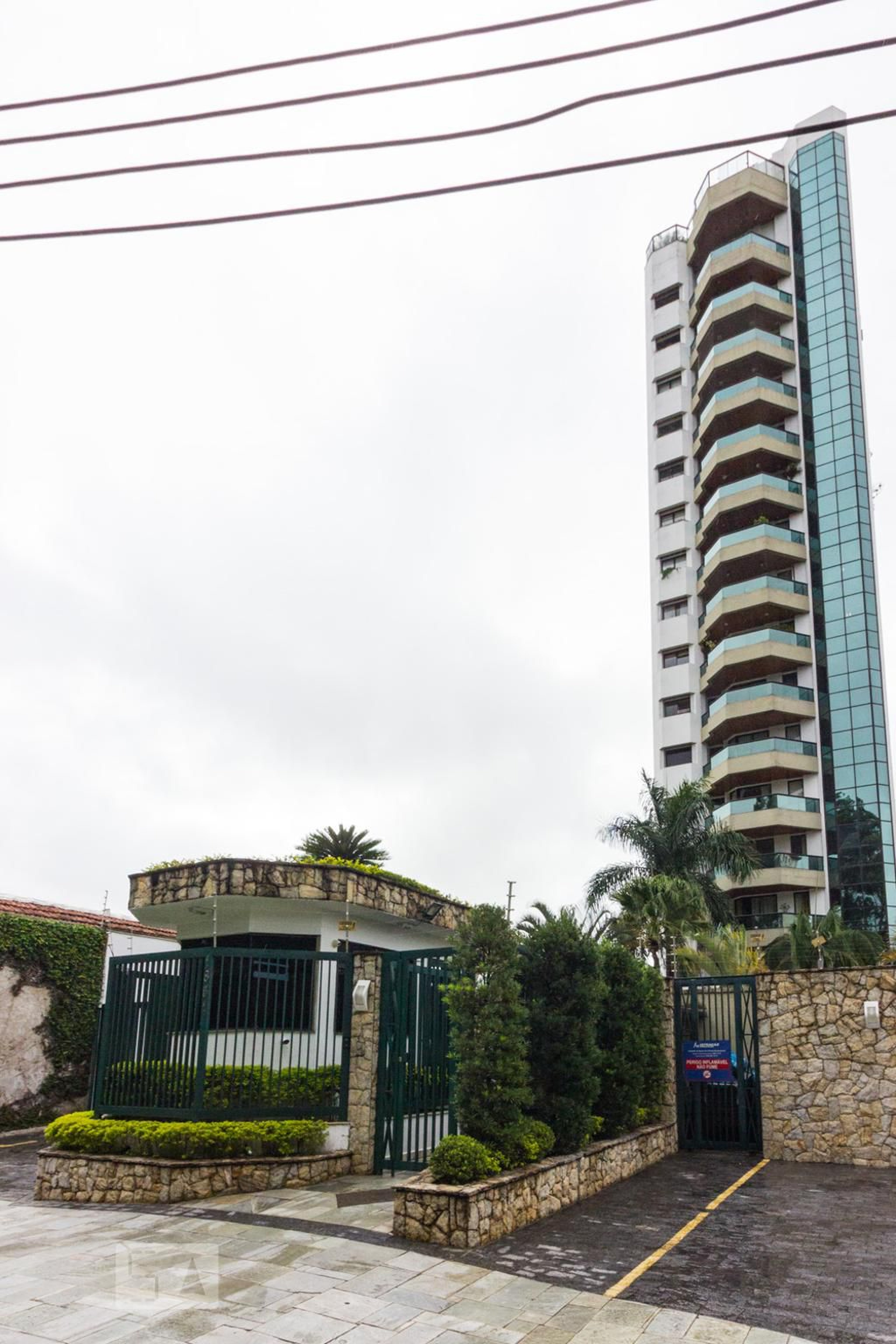 Fachada do Condomínio Edifício Morada do Horto