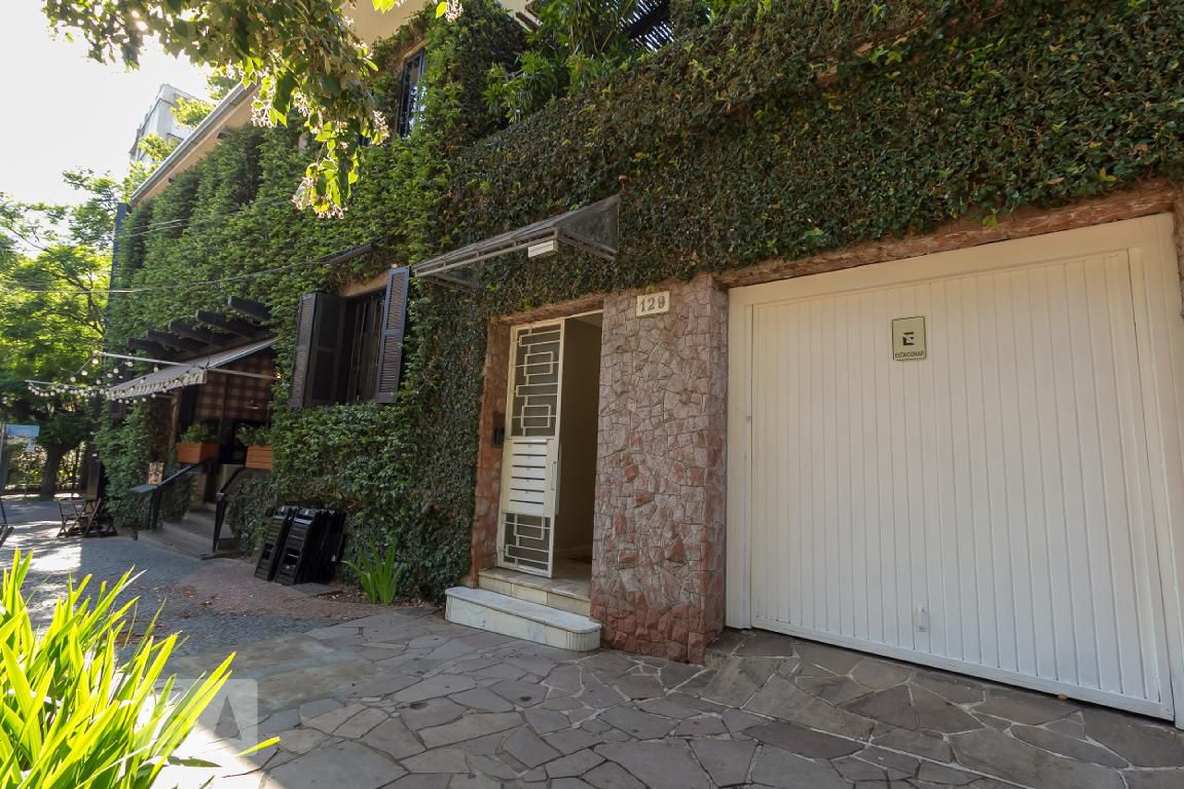 Fachada Condomínio em Praça Doutor Maurício Cardoso, 129