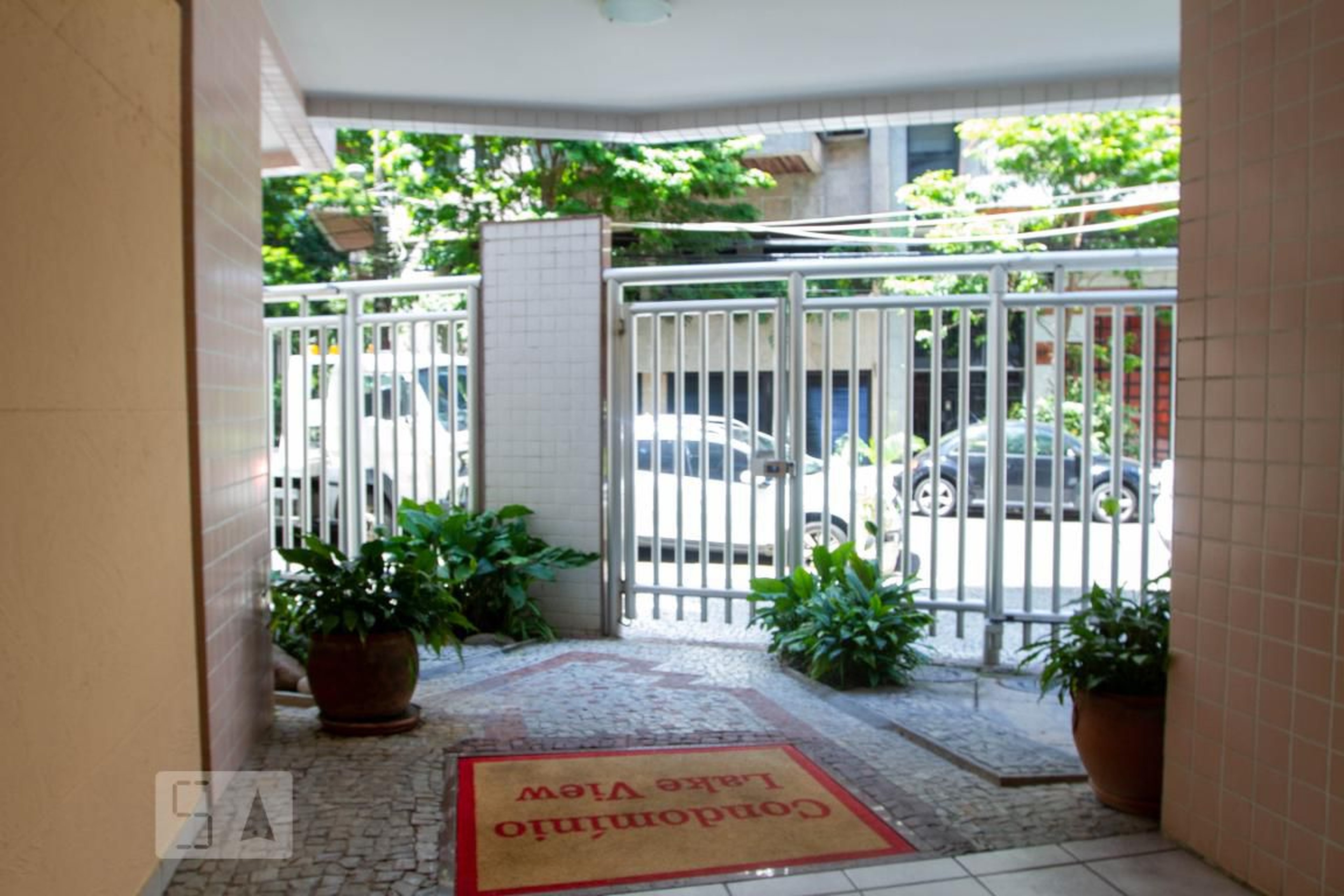 Hall Social - Lake View