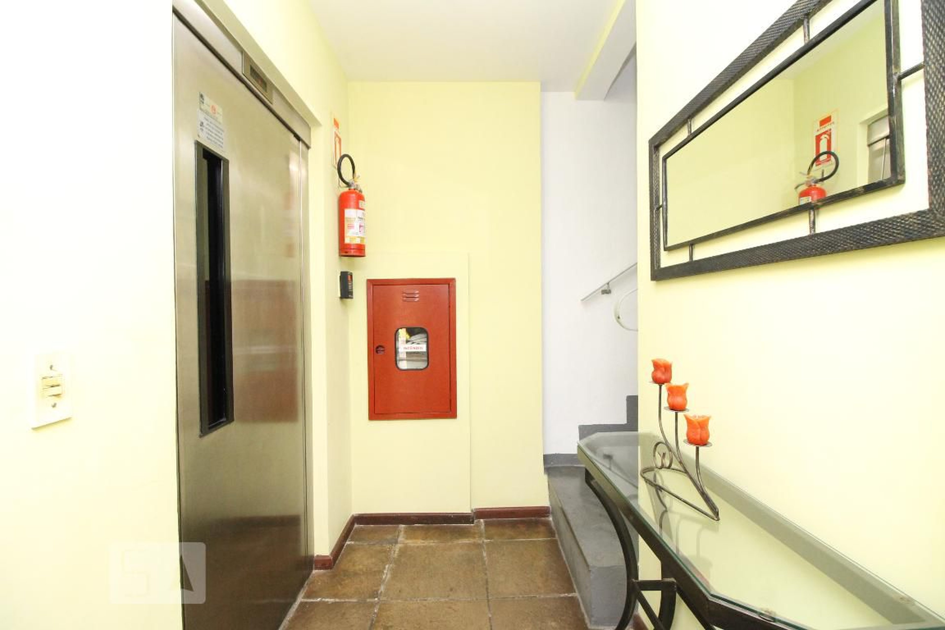 Elevador - Edifício Residencial Beethoven