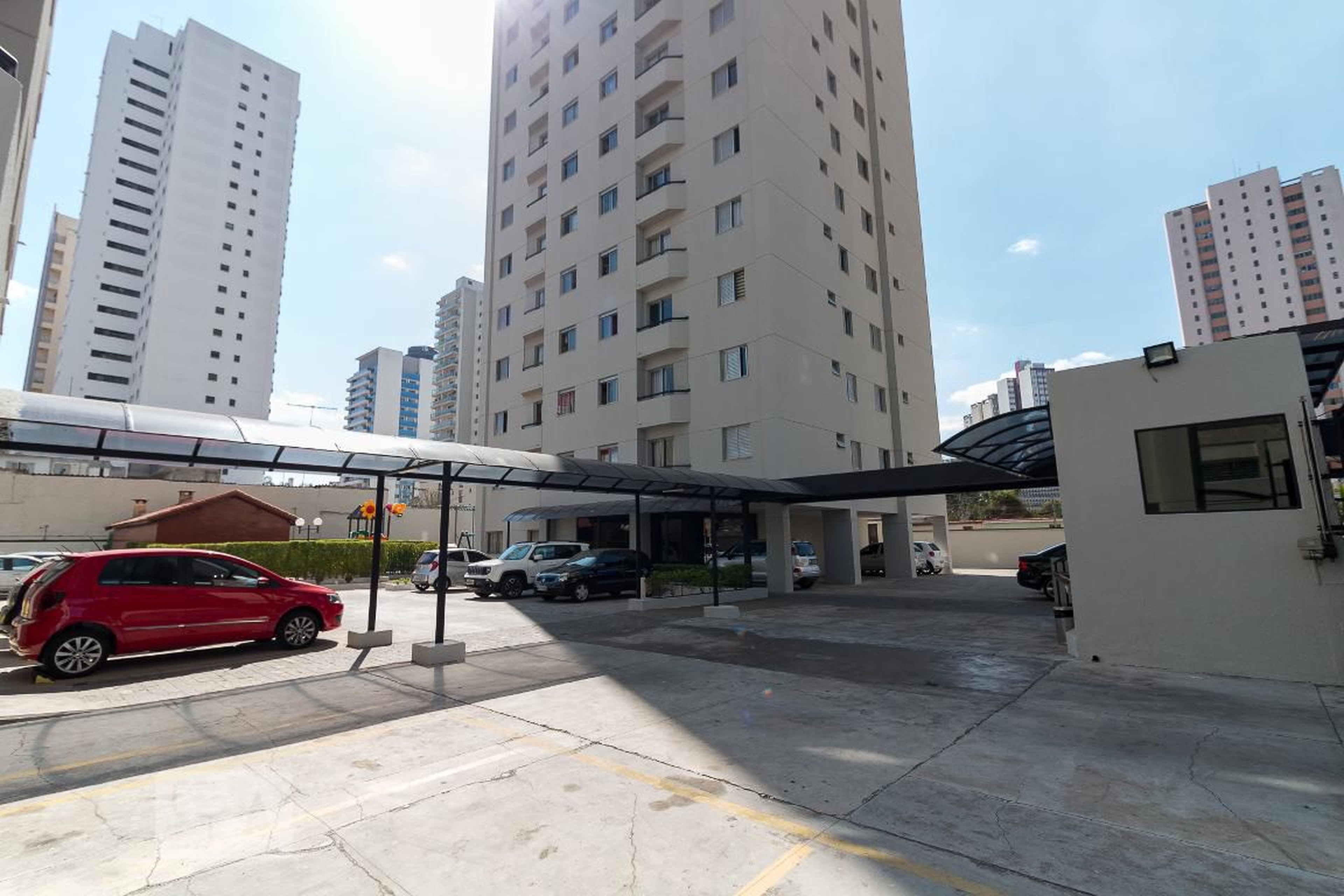 Fachada do condomínio Condomínio Riviera Francesa