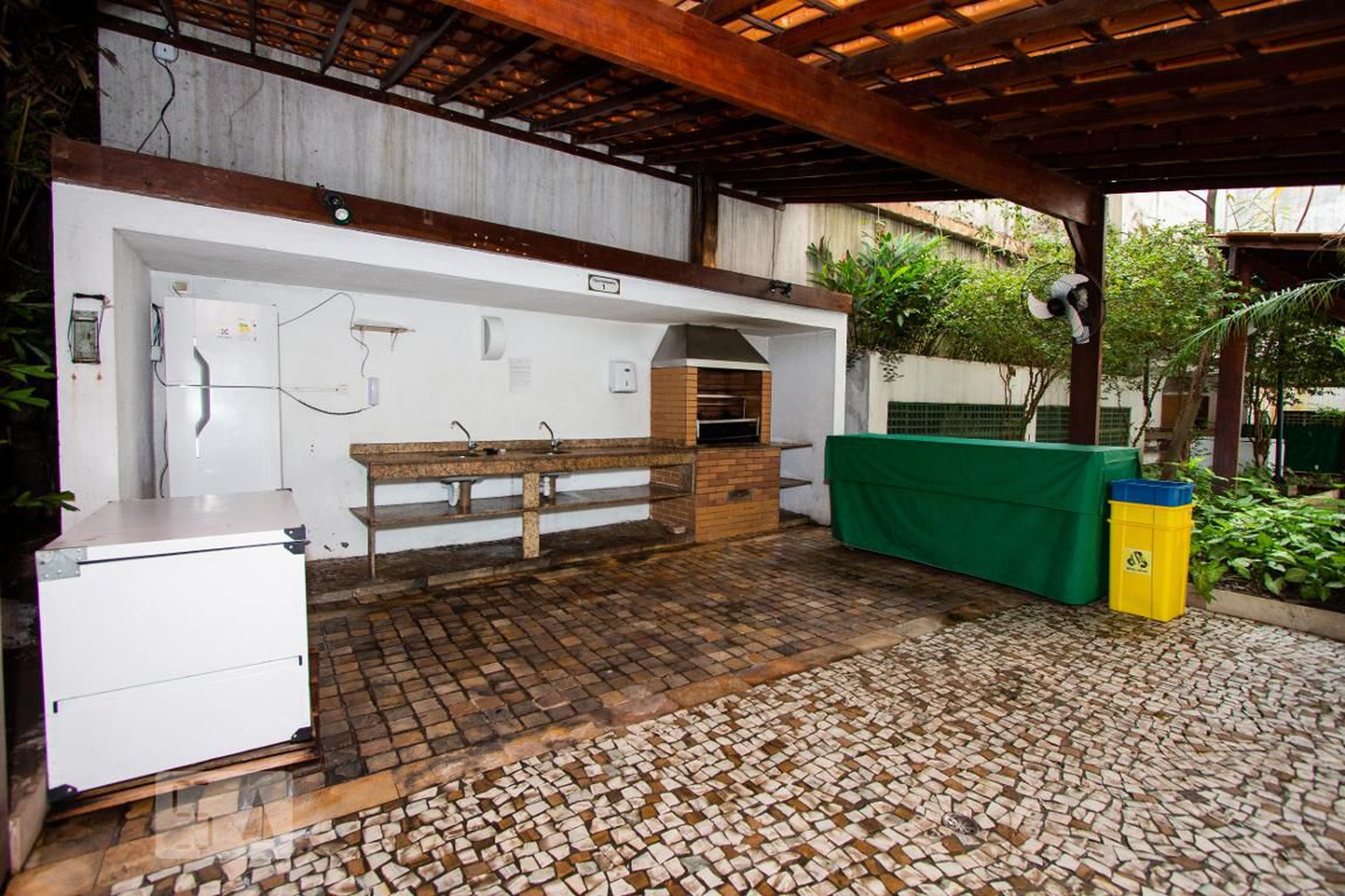 Churrasqueira 1 - Cores da Lapa