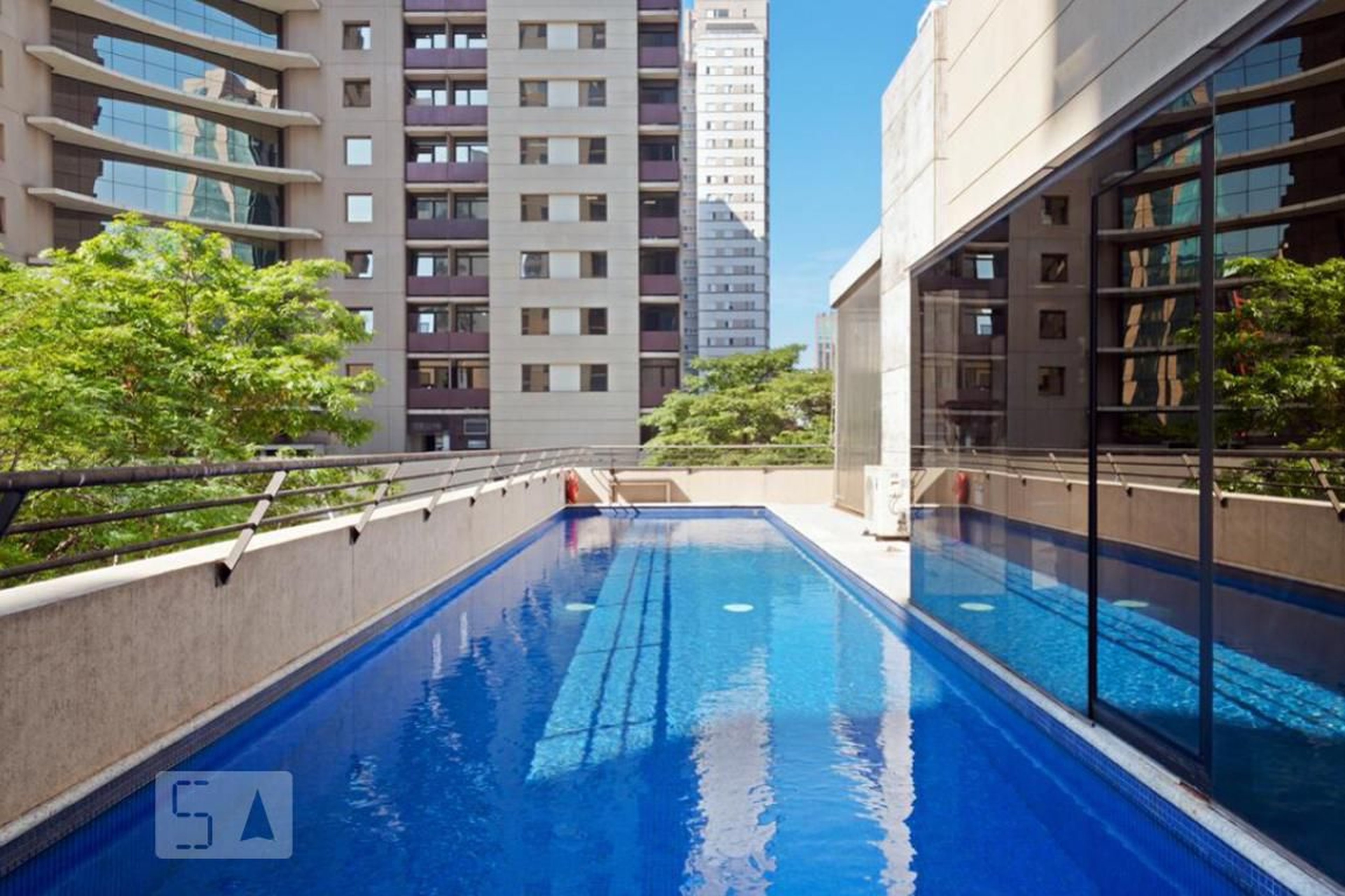 Piscina - Brascan Century Plaza