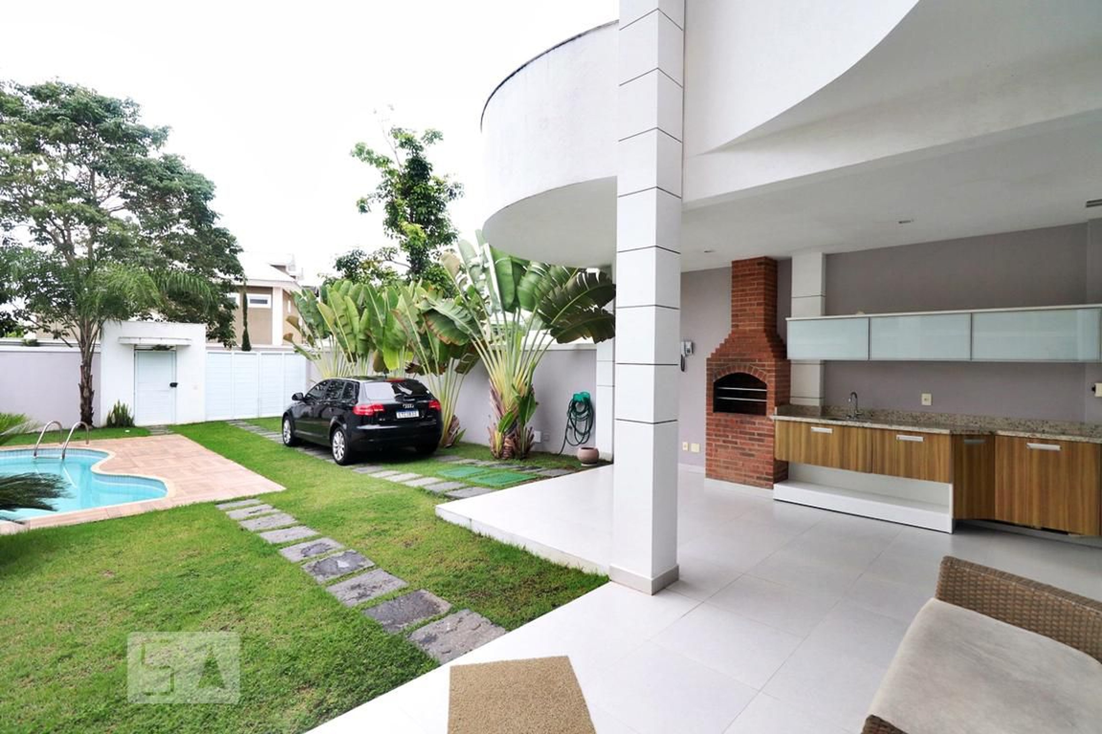 Área Externa Condomínio em Rua Dina Sfat, 380