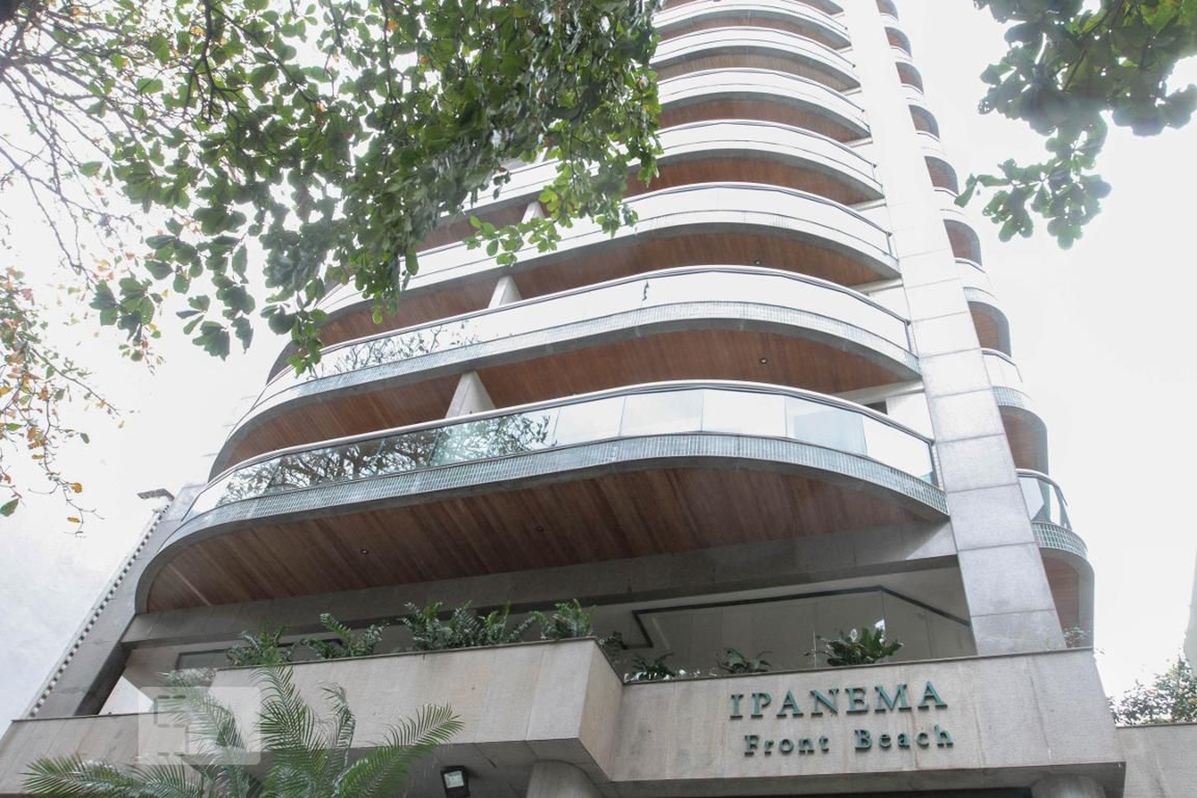 Fachada do Prédio Condomínio Ipanema Front e Beach