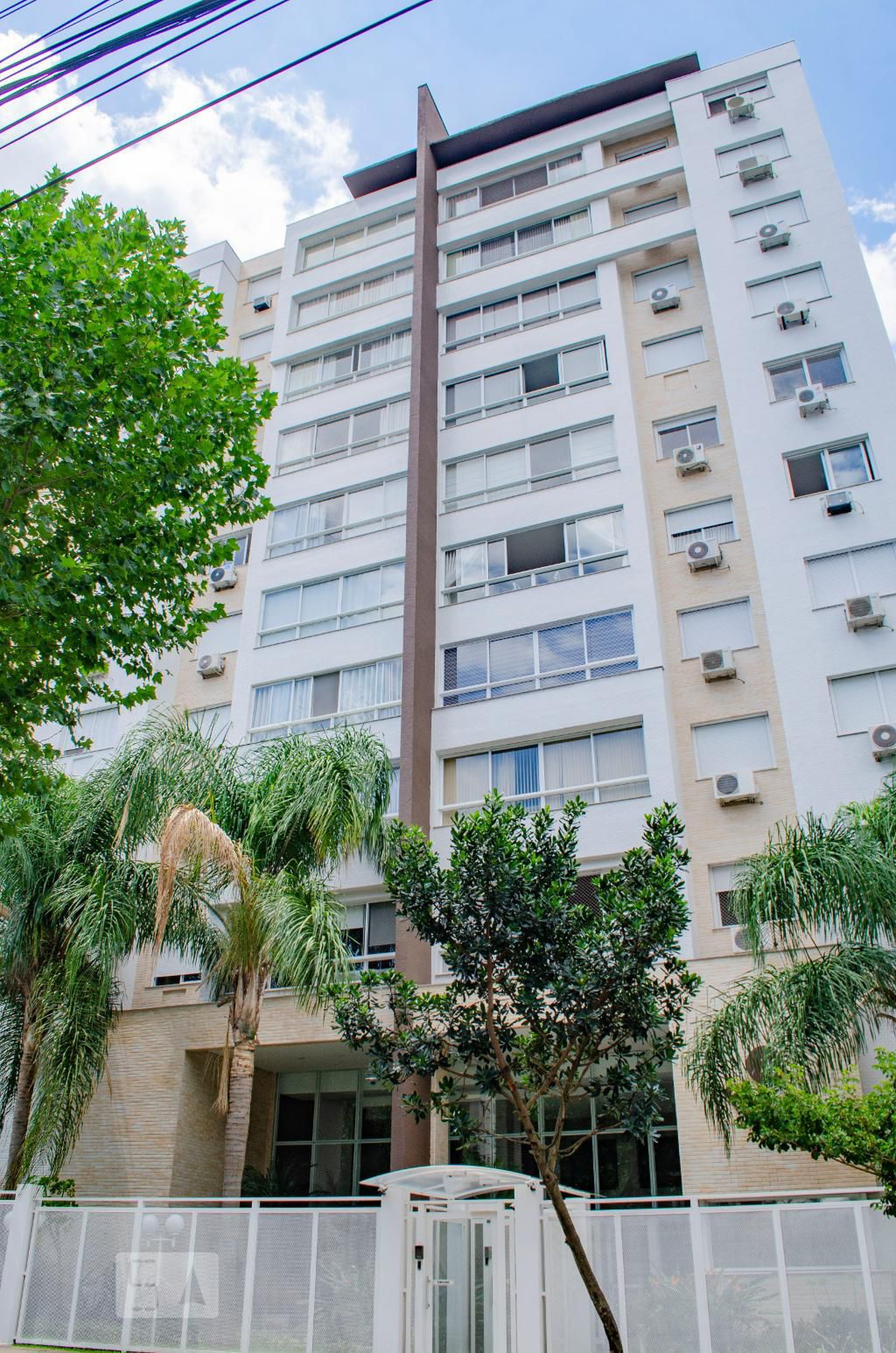 Fachada do Condomínio Edifício Vincent Residence