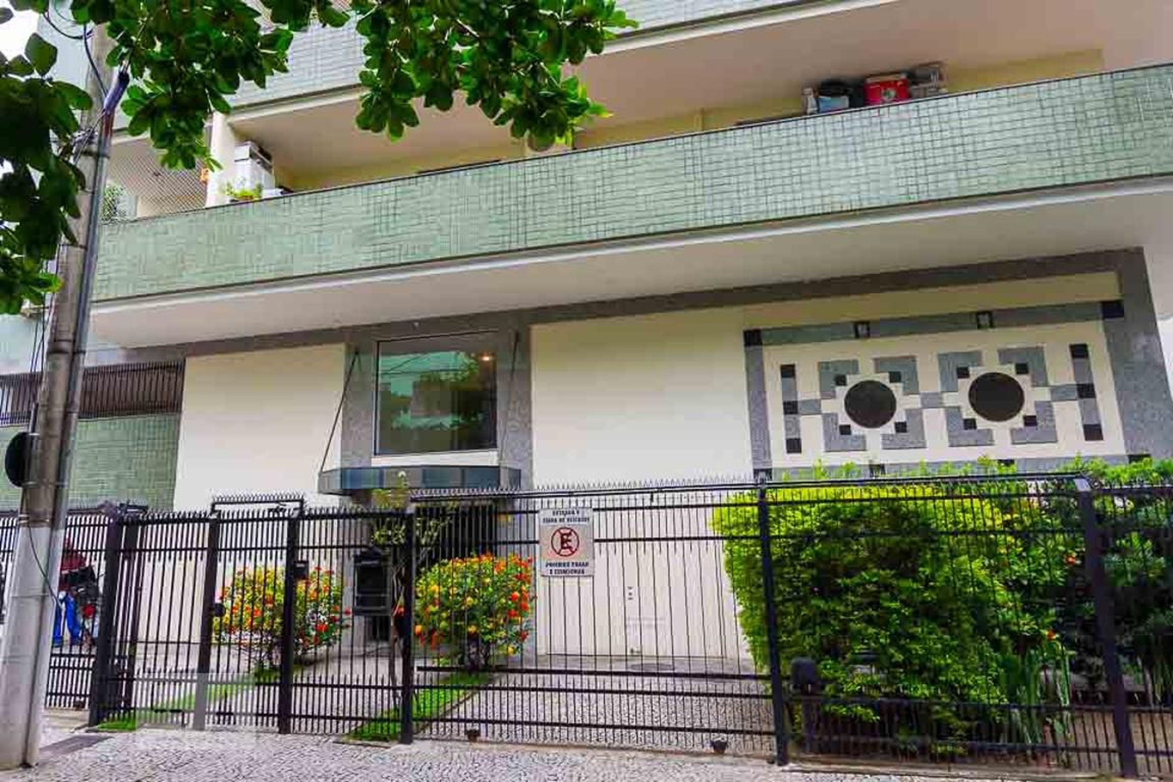 Fachada do Condomínio Condomínio San Paolo