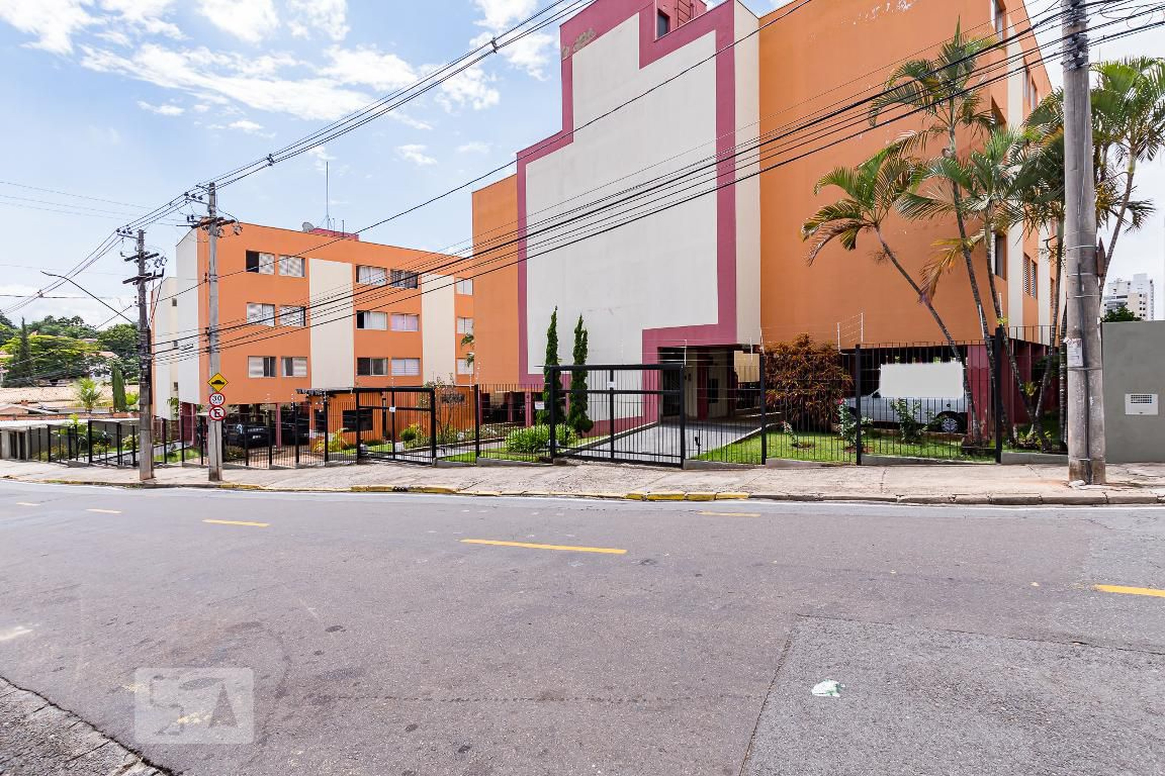 Fachada do Condomínio Condomínio Girassol