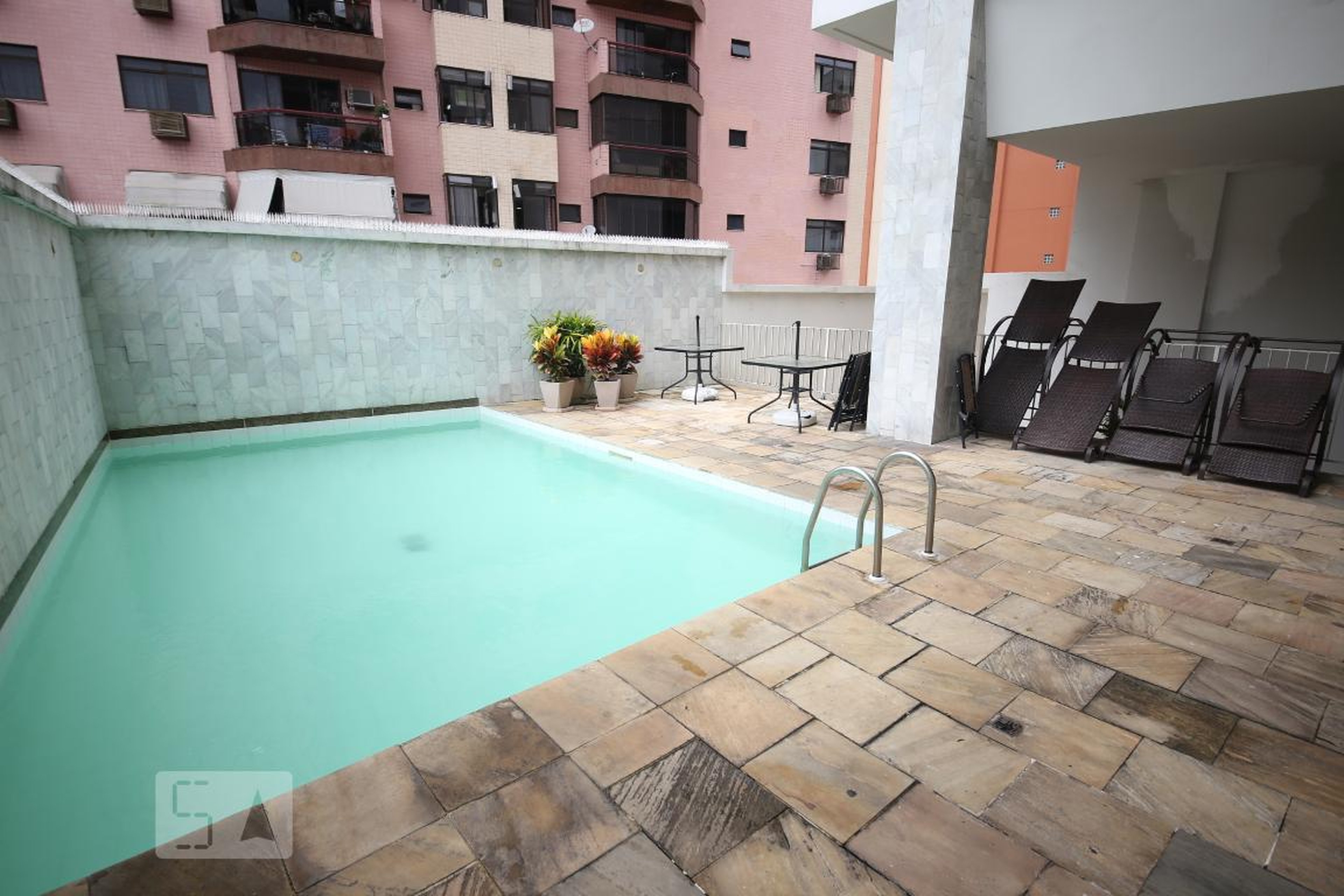 Piscina - Edifício Solar de Michelle