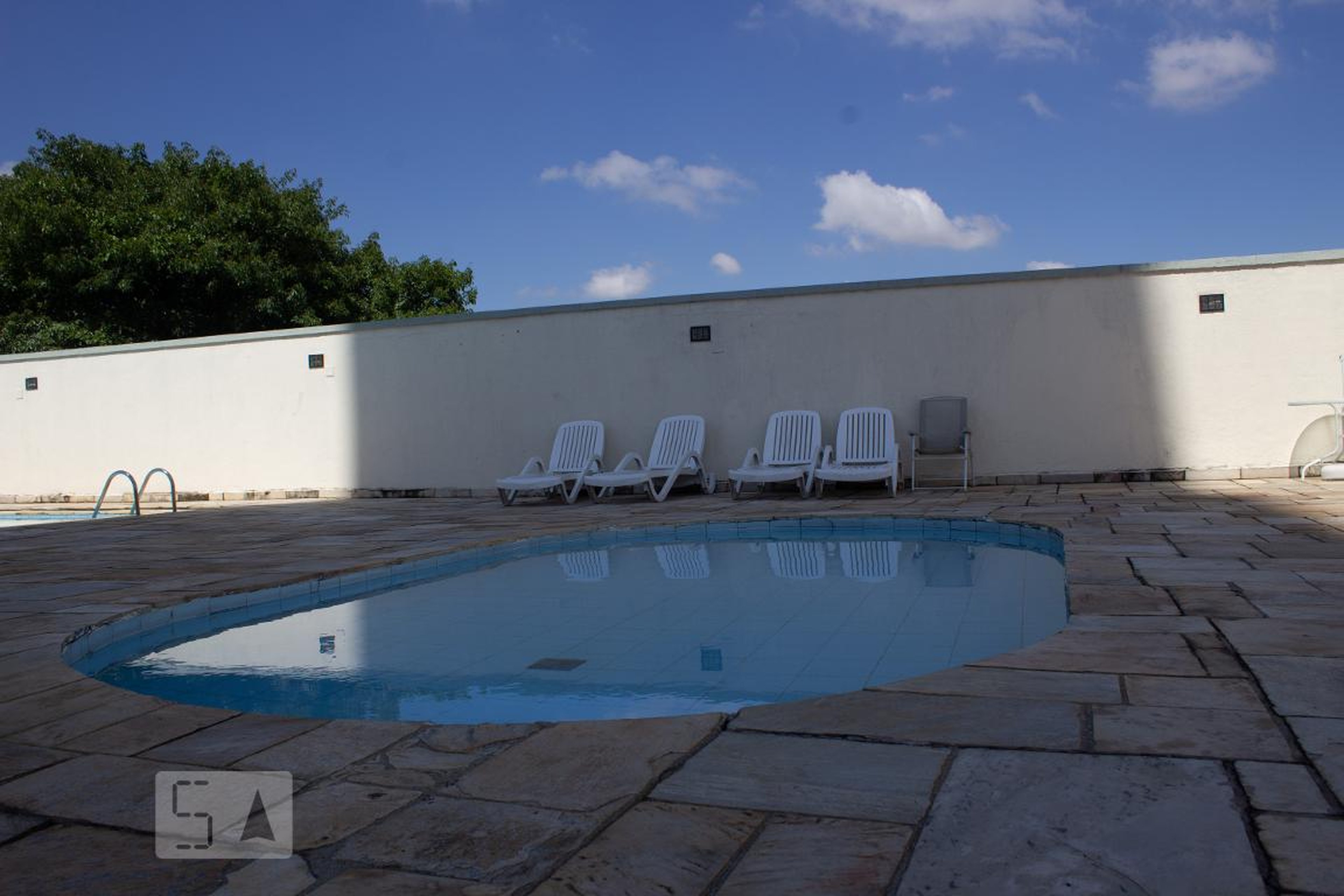 Piscina - Edificio Carina