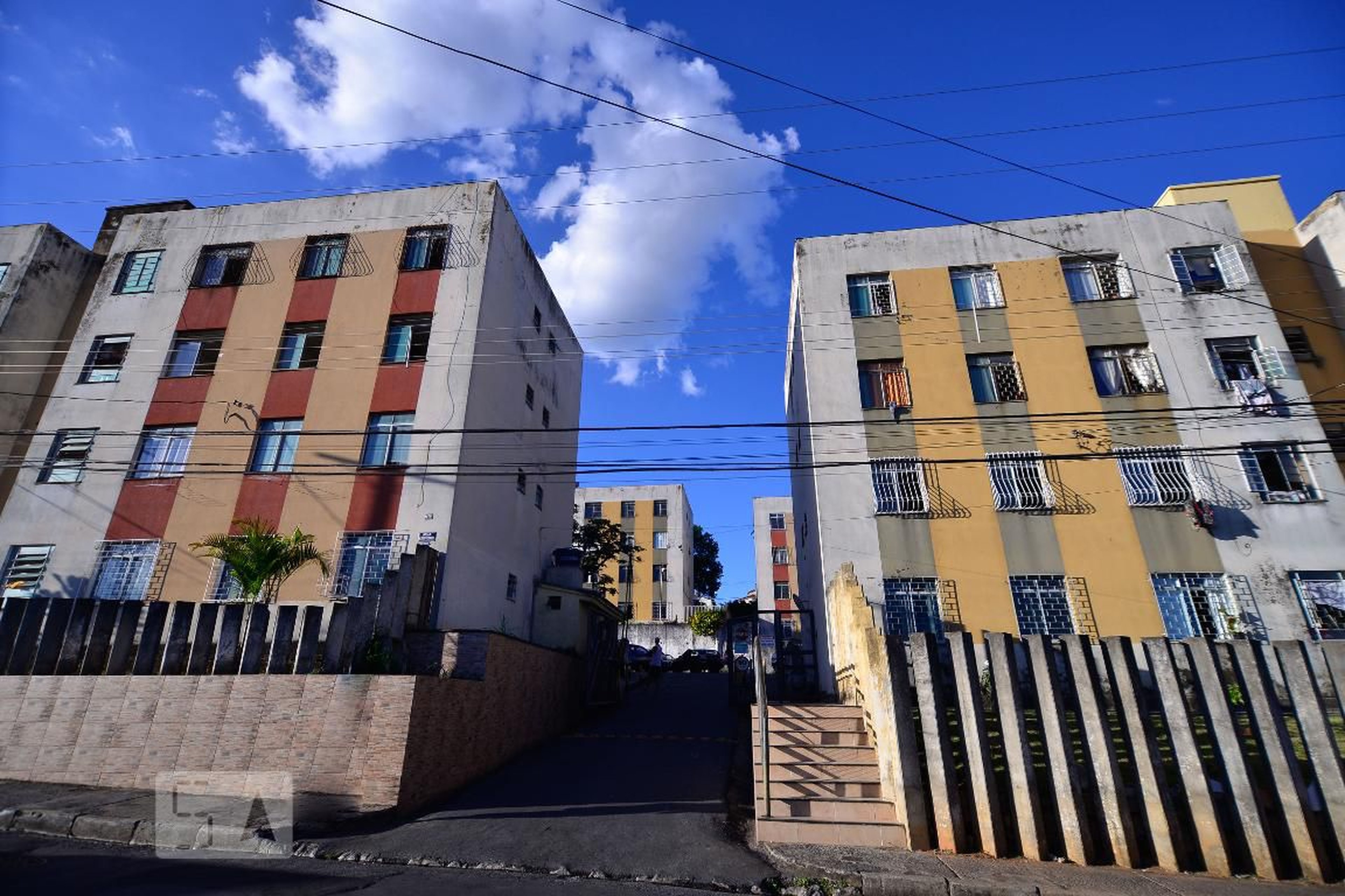 Fachada Condomínio em Rua Aloísio de Azevedo, 100