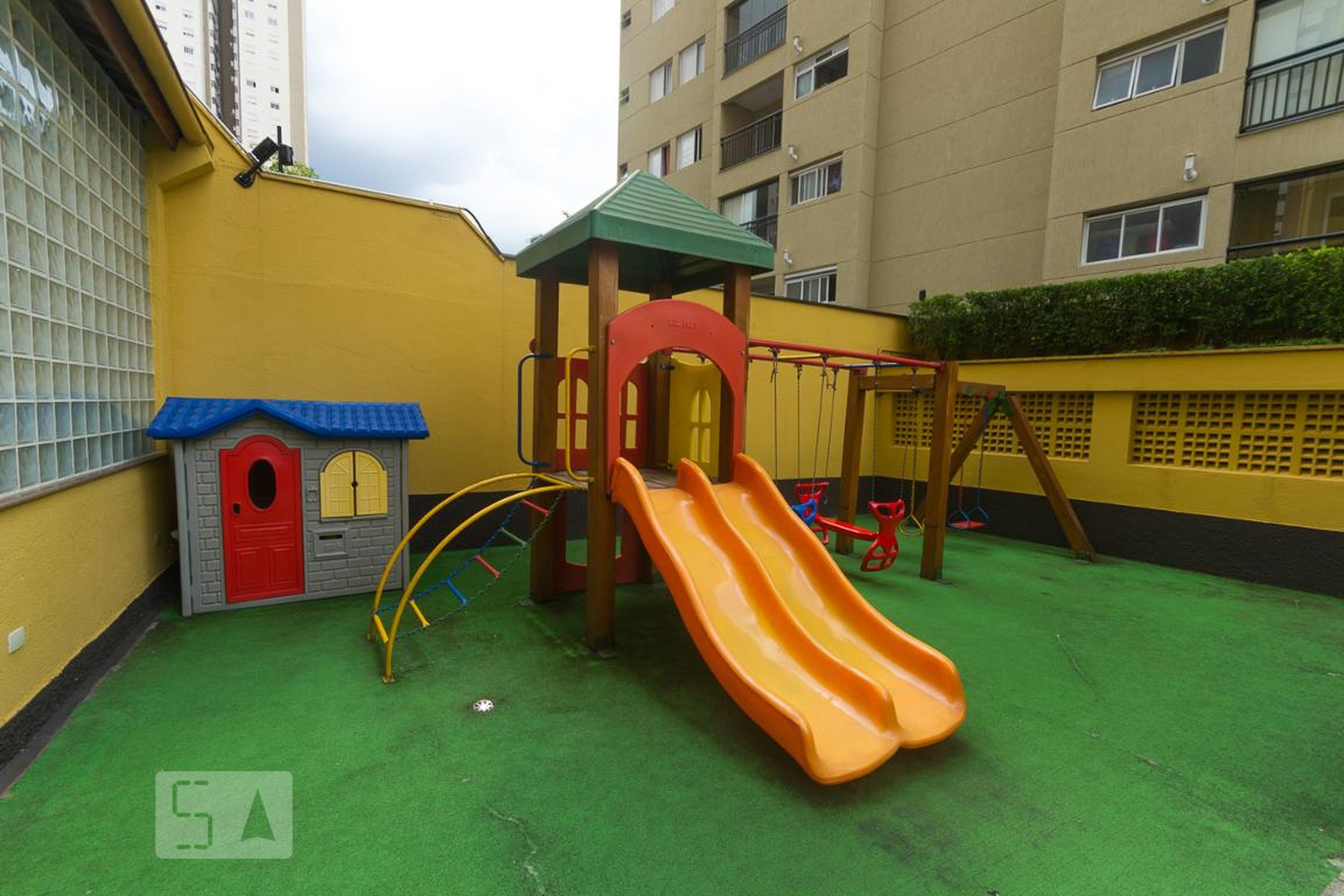 Playground - Village Tropical