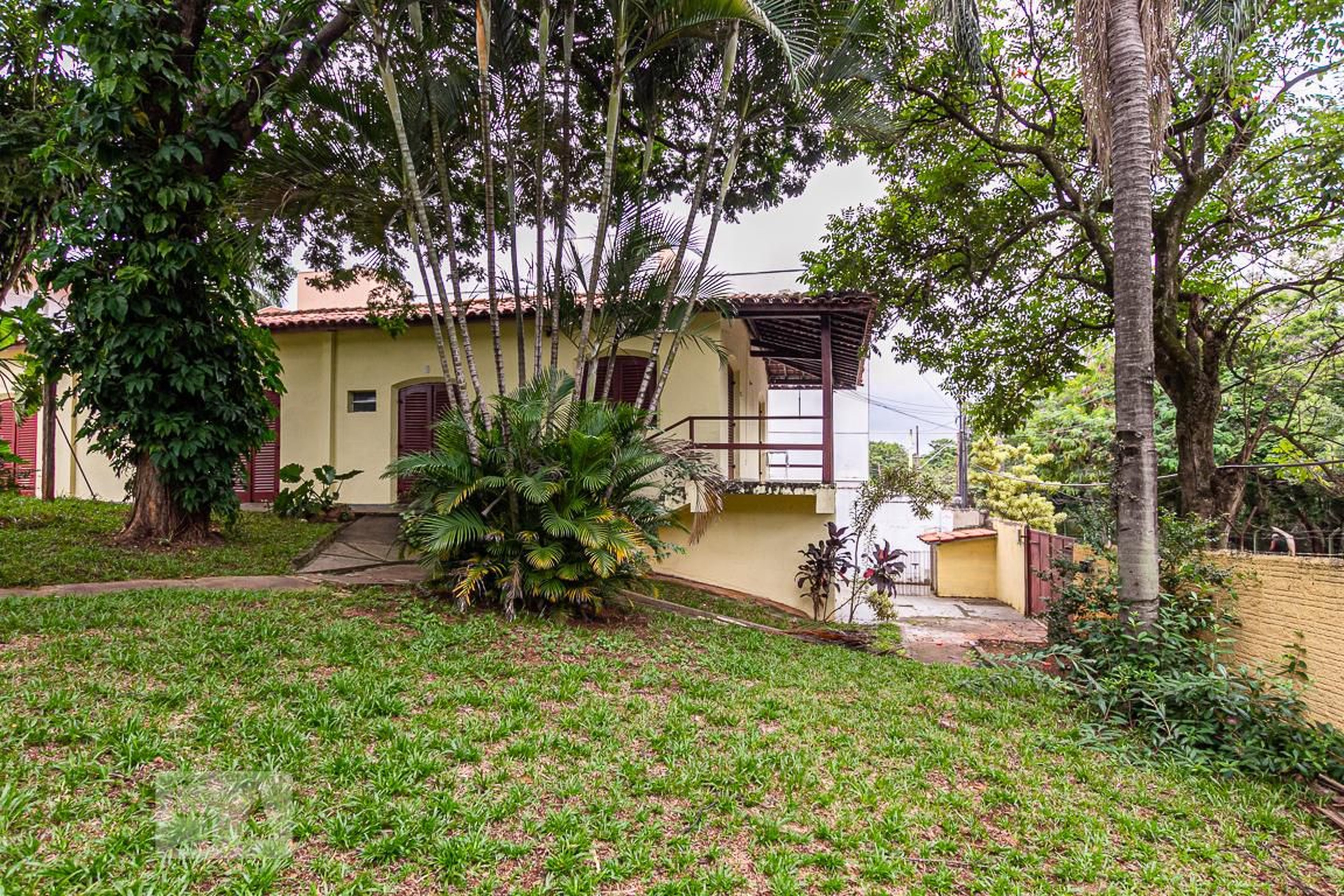 Fachada Condomínio Kitnet