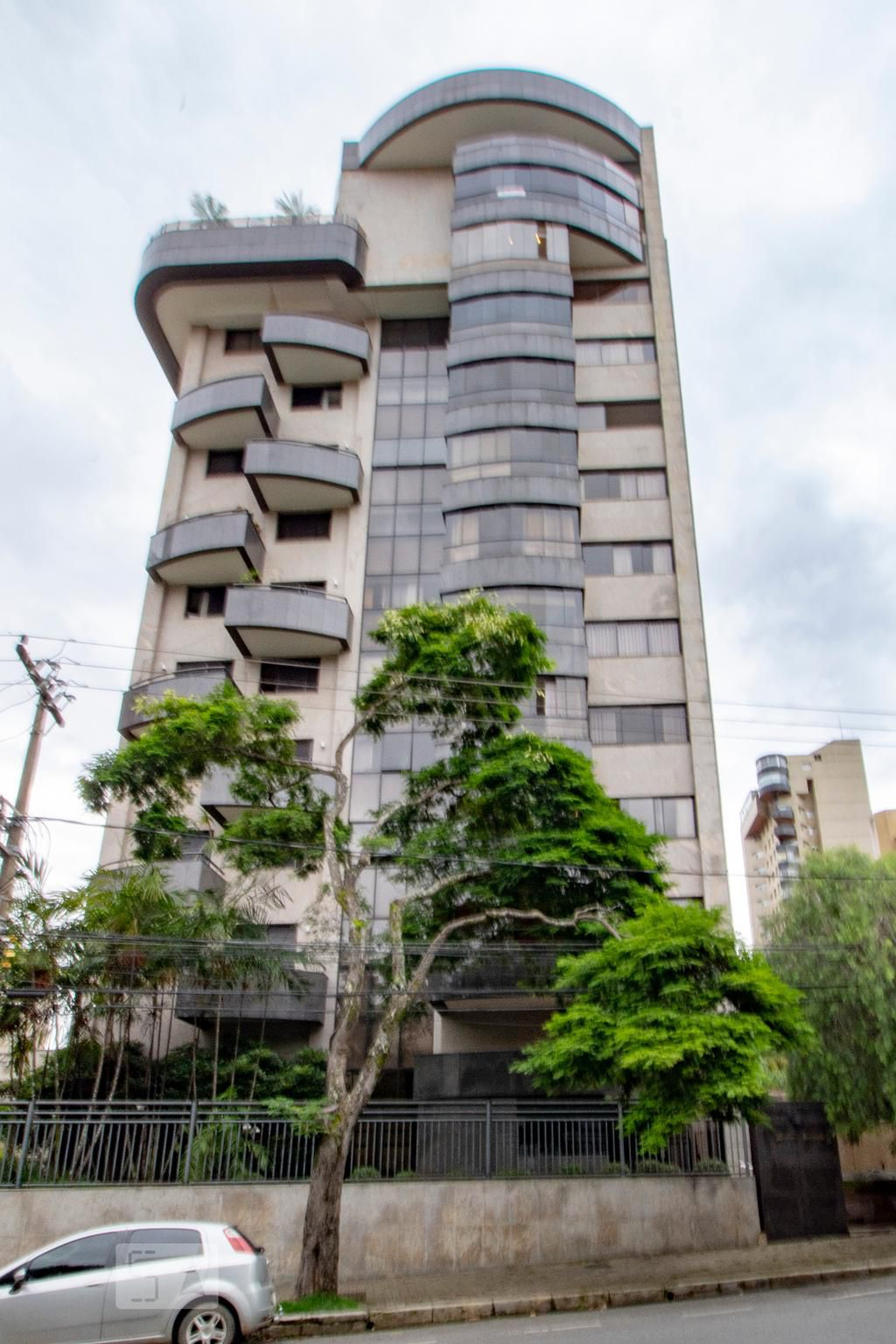 Fachada Condomínio em Rua Trifana, 739