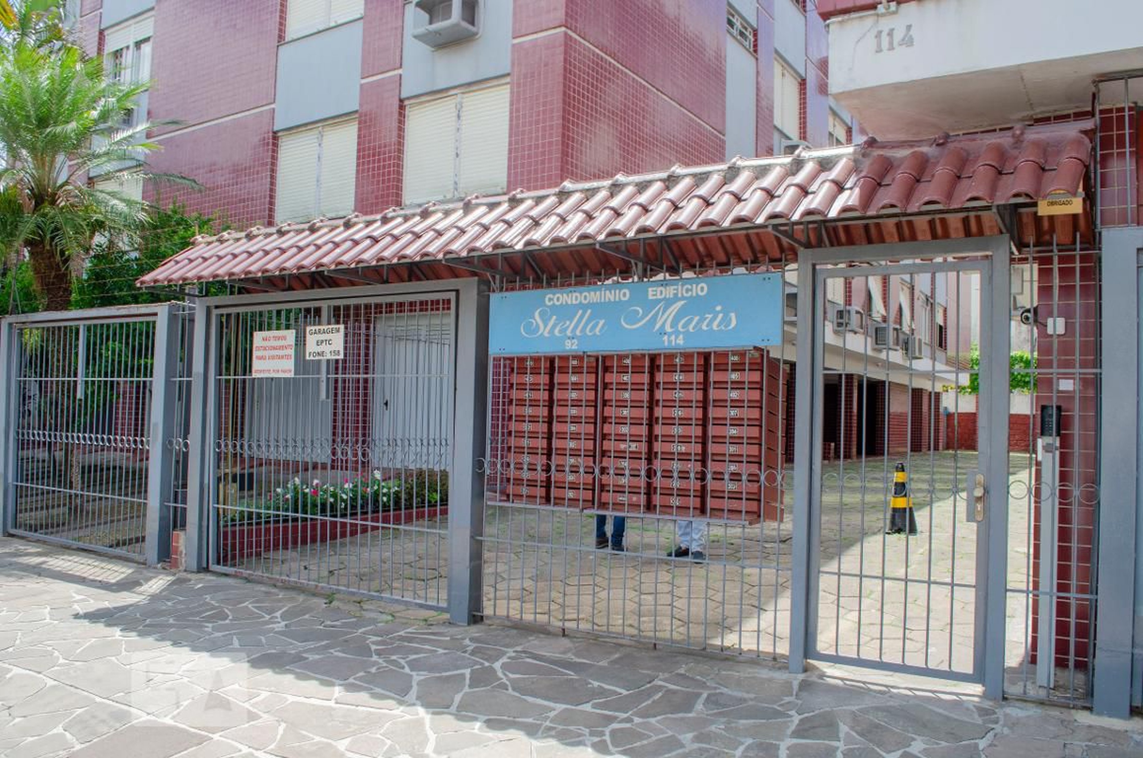 Fachada do Condomínio Edifício Stela Maris