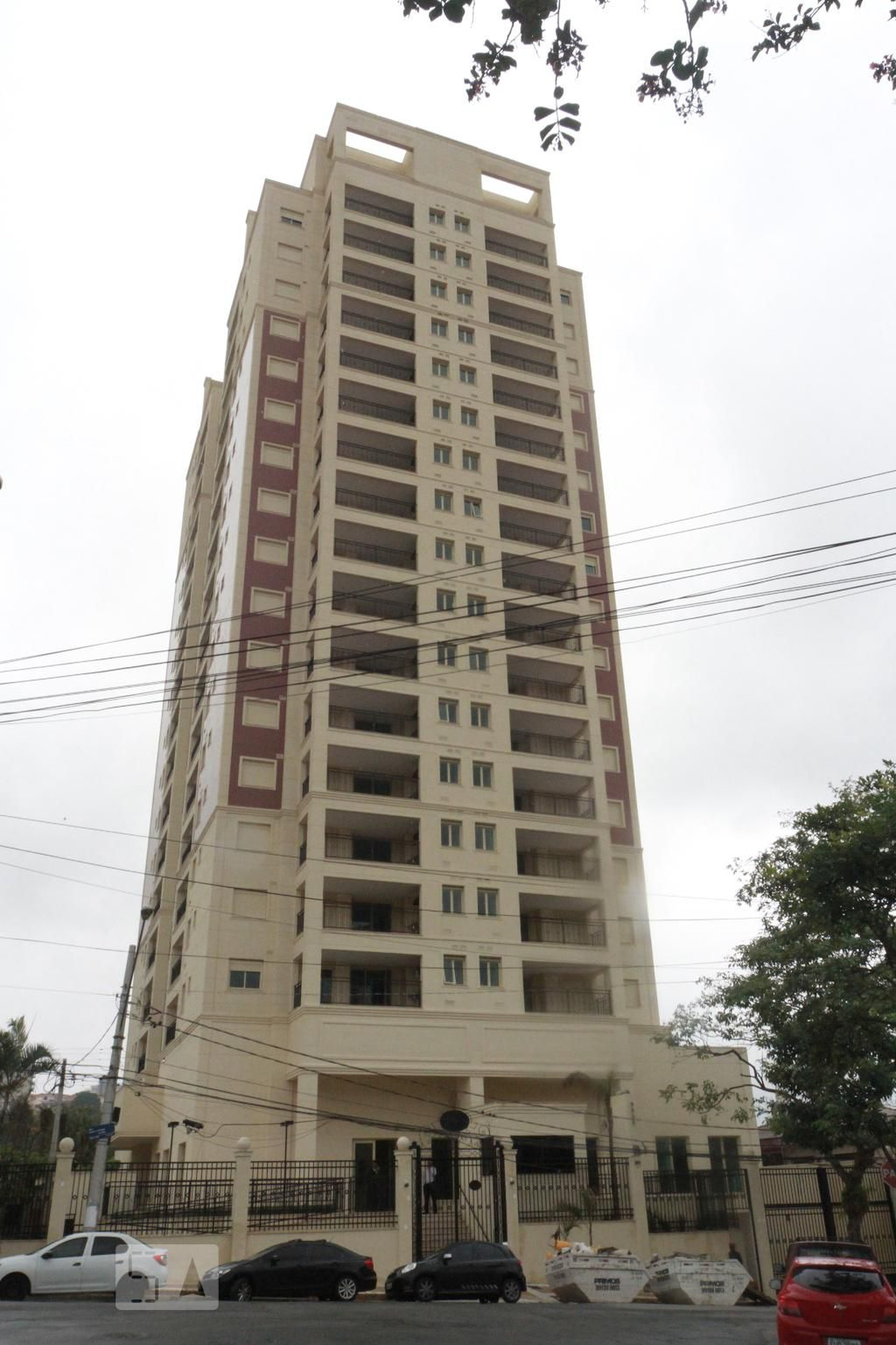 Fachada Condomínio em Rua Carlos Camargo Aranha, 150