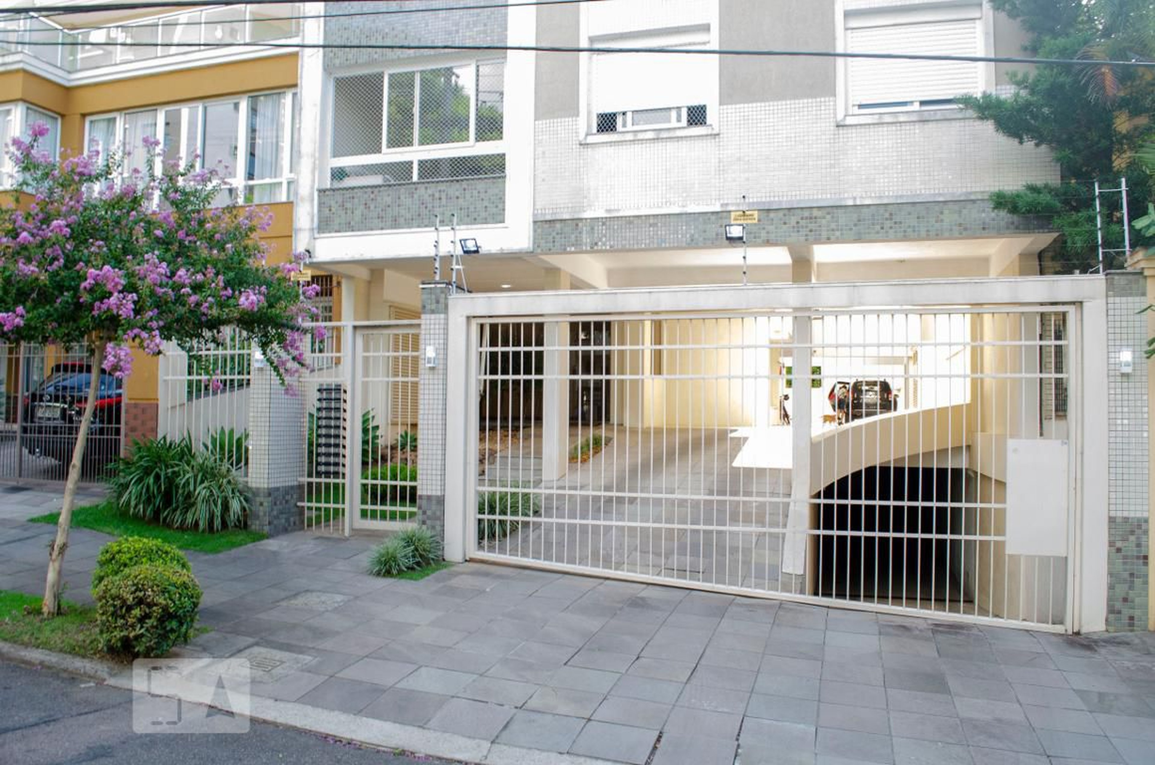 Fachada do Condomínio Condomínio Luzitana