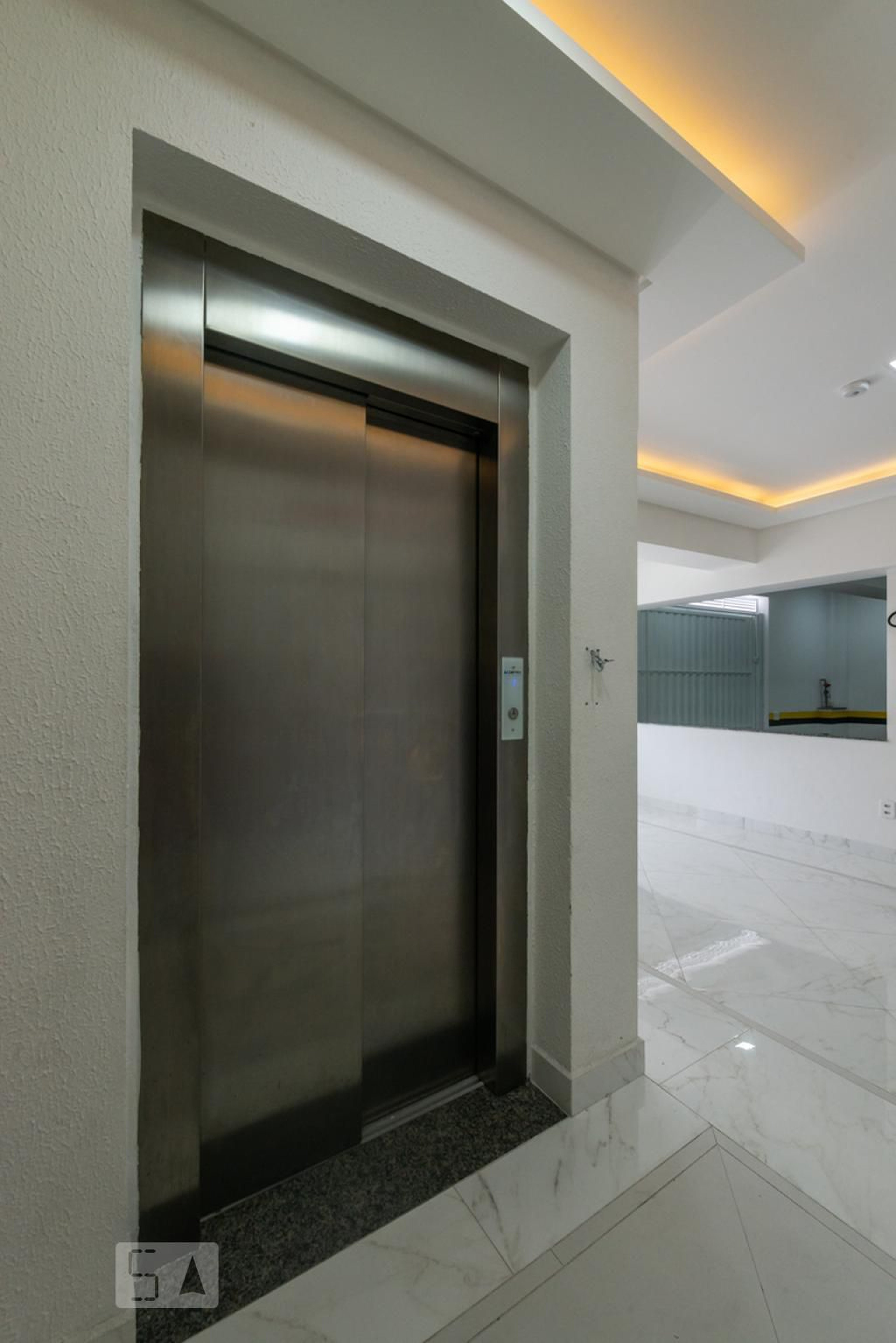 Elevador - Residencial Mirantes da Ilha