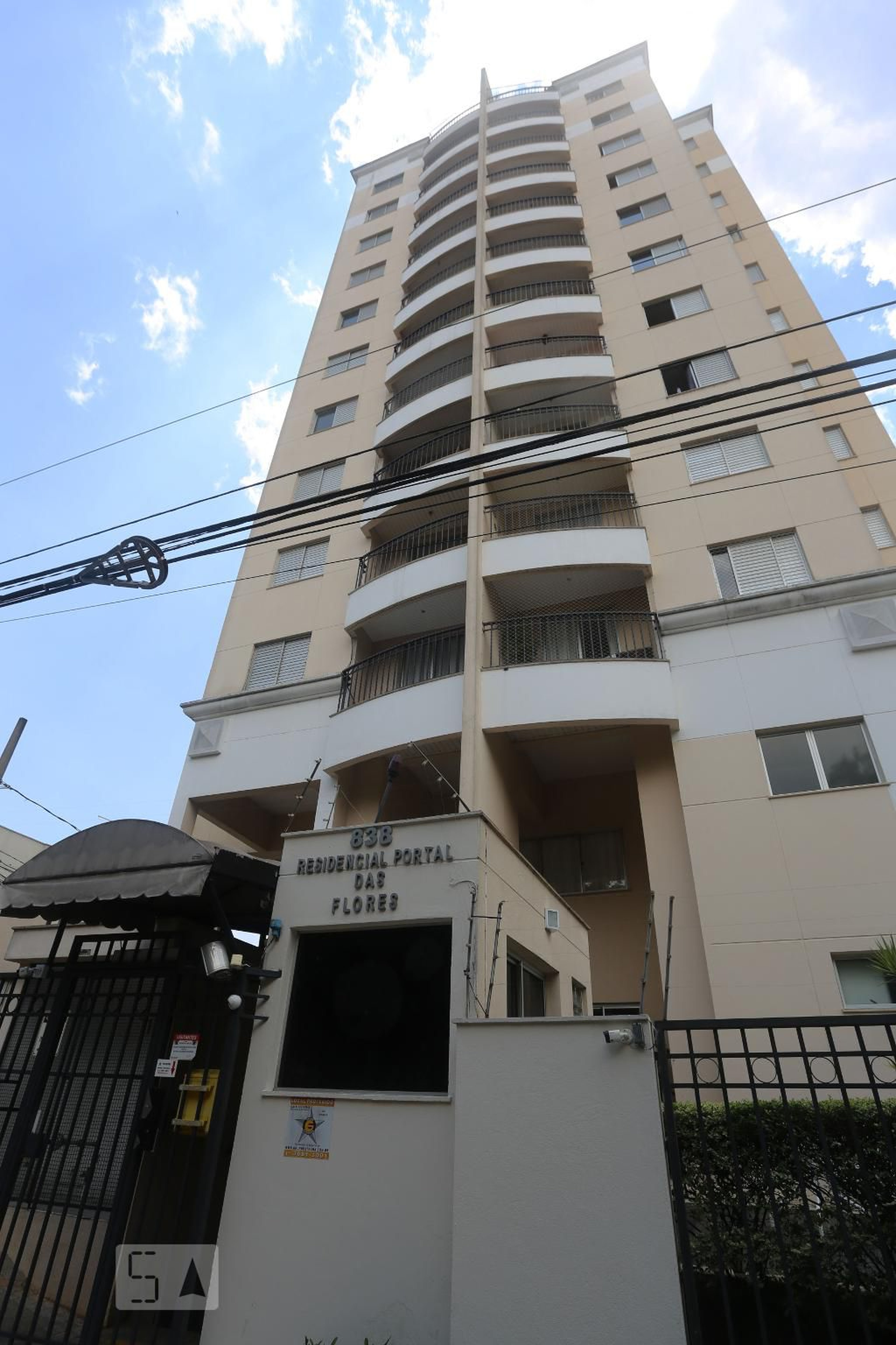 Fachada do Condomínio Condomínio em Rua Alberto Cortez, 838