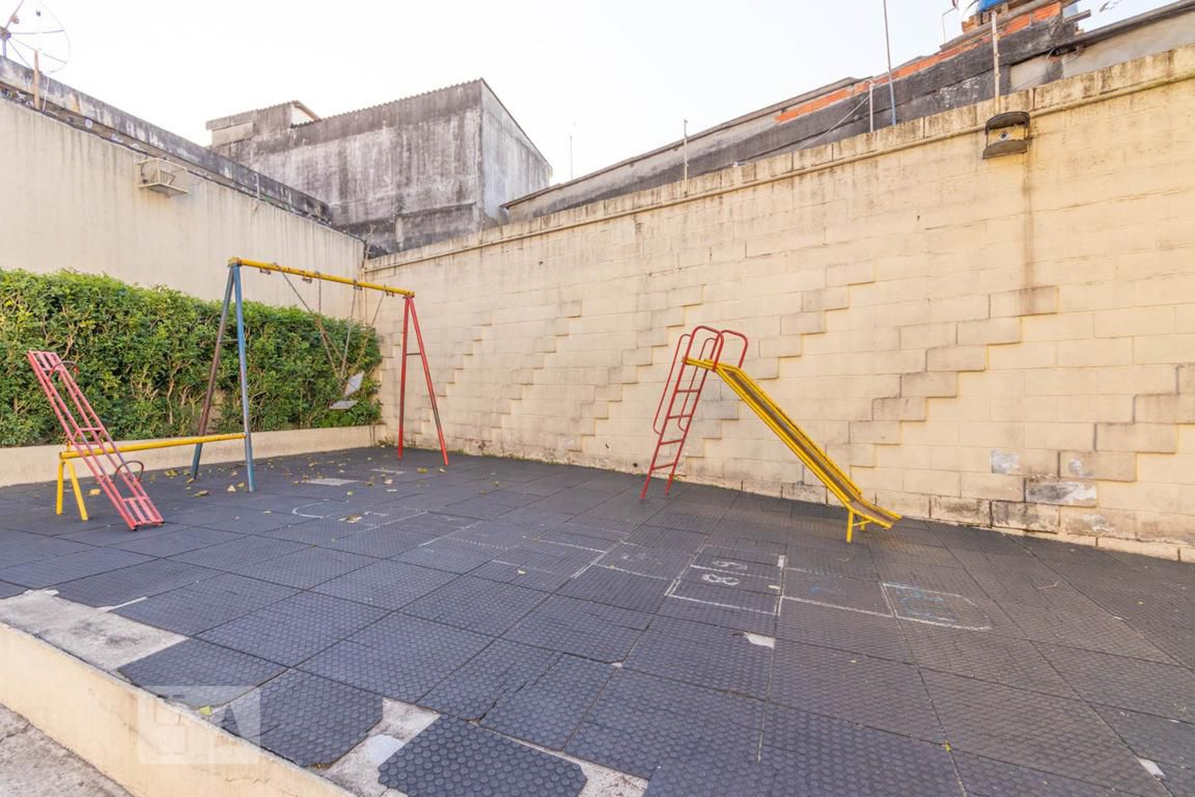 Playground - Cássia Imperial