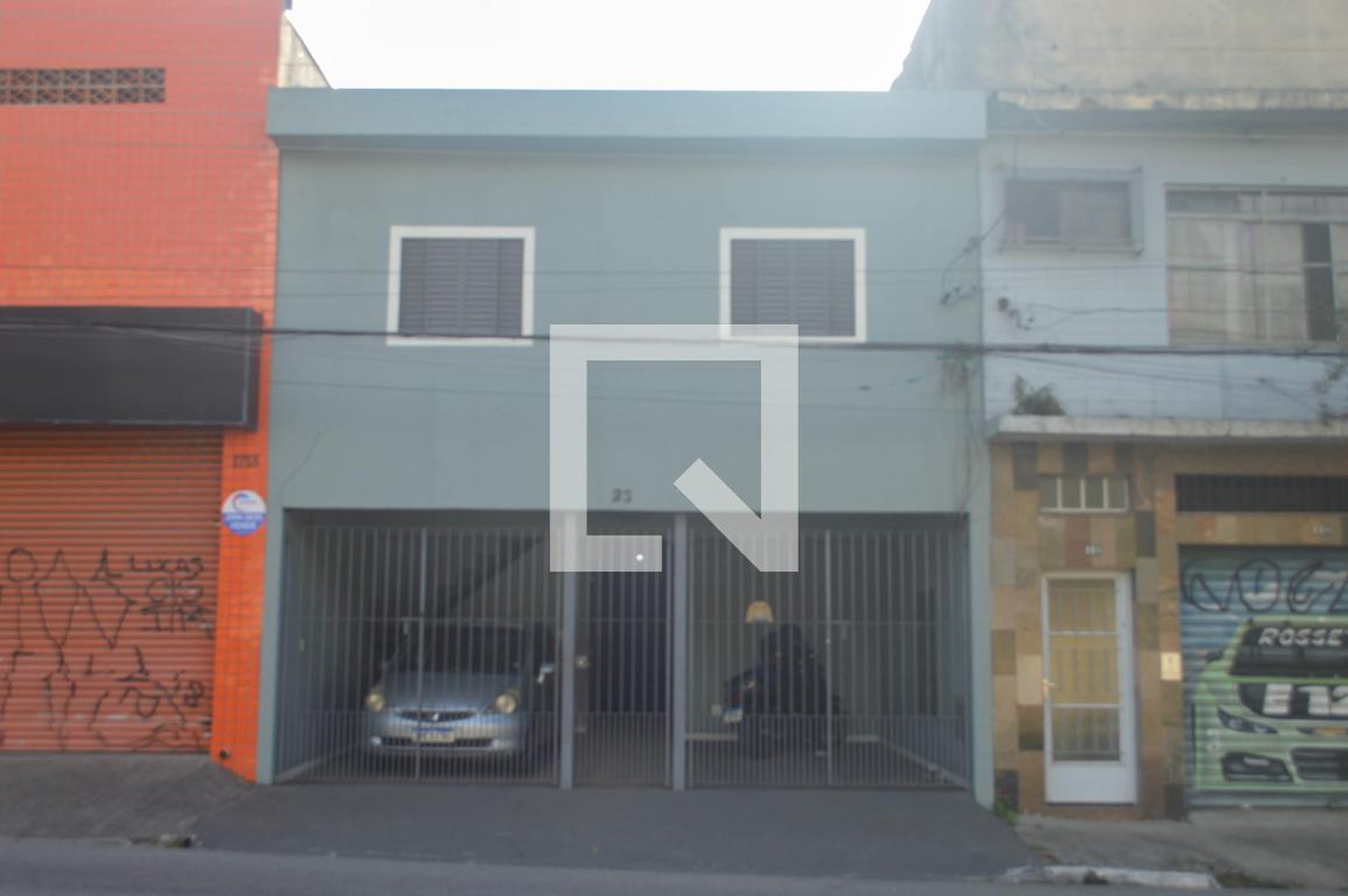 Fachada Condomínio em Rua Aiamá, 23