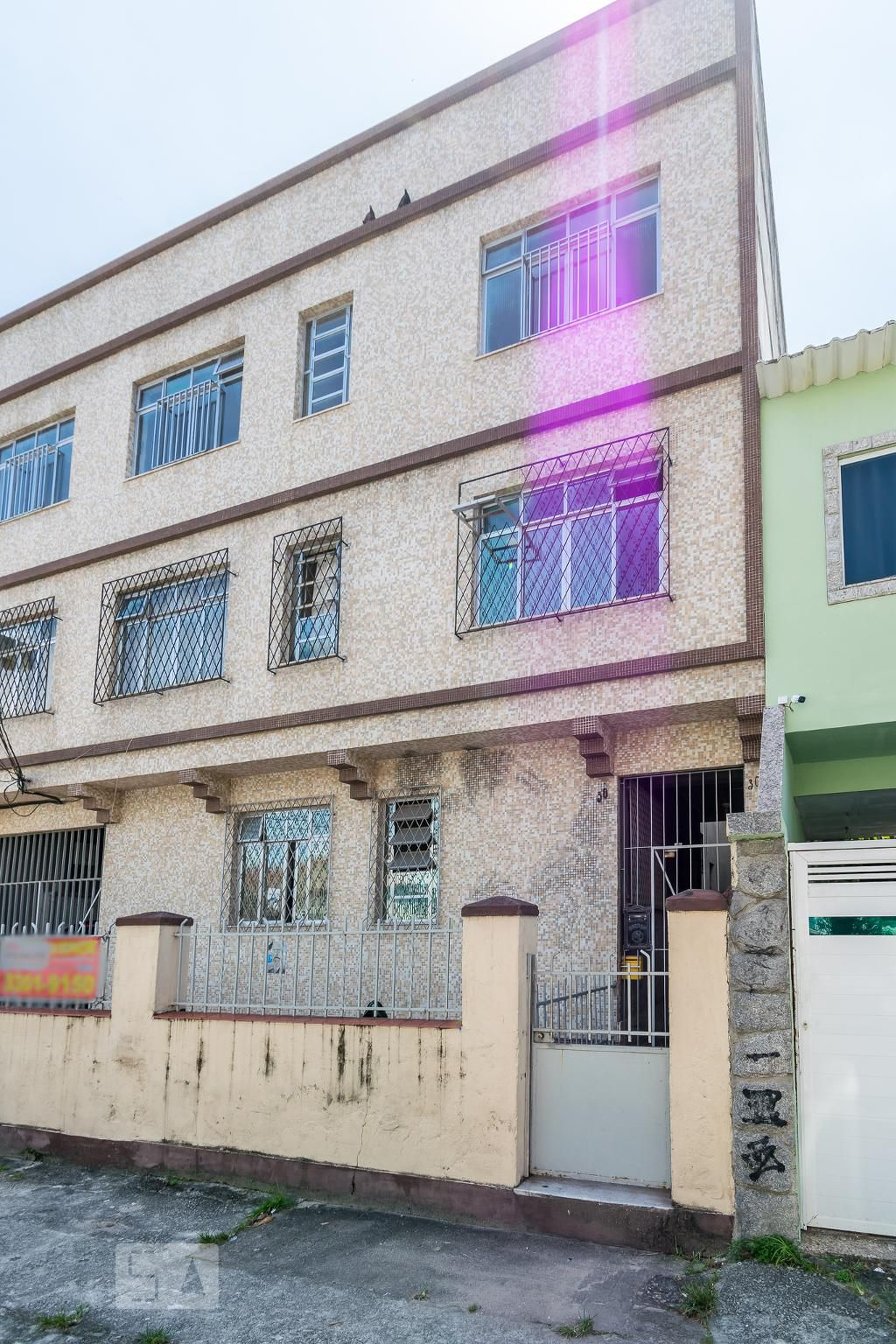 Fachada do Prédio Condomínio em Rua Guaratinguetá, 30