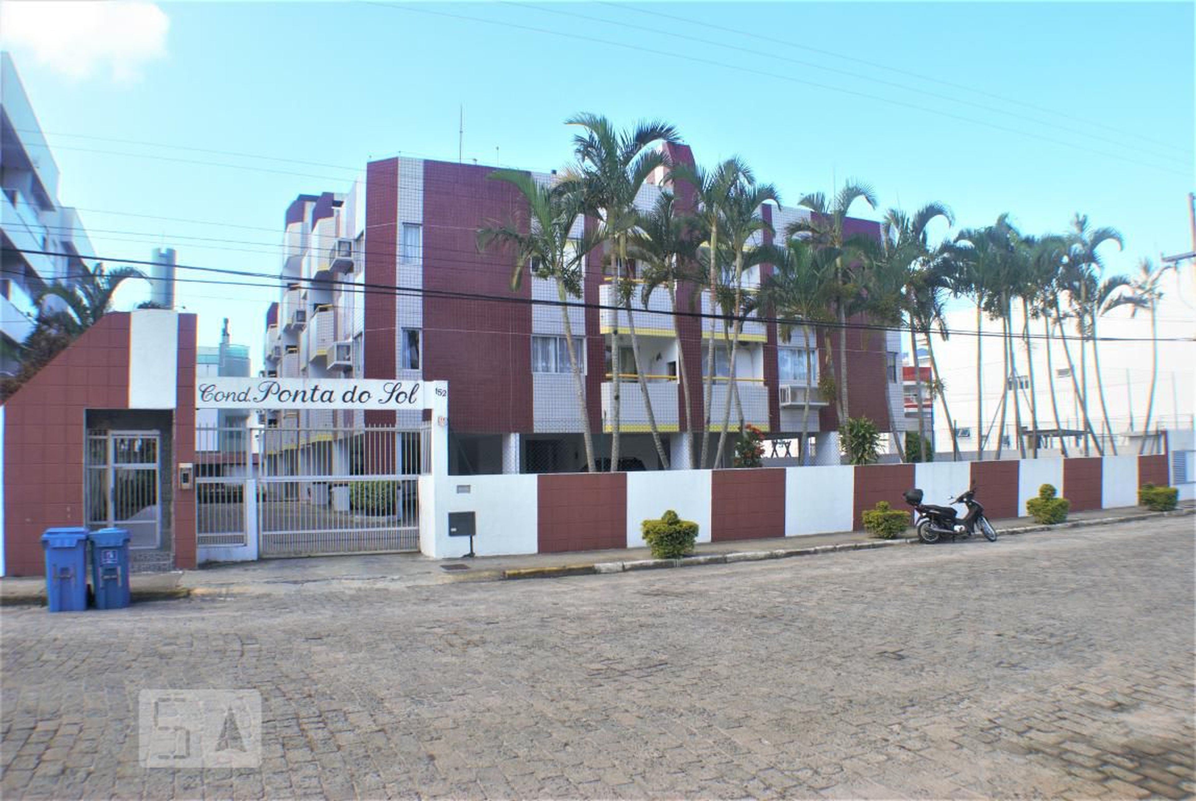 Fachada Edifício Ponta do Sol