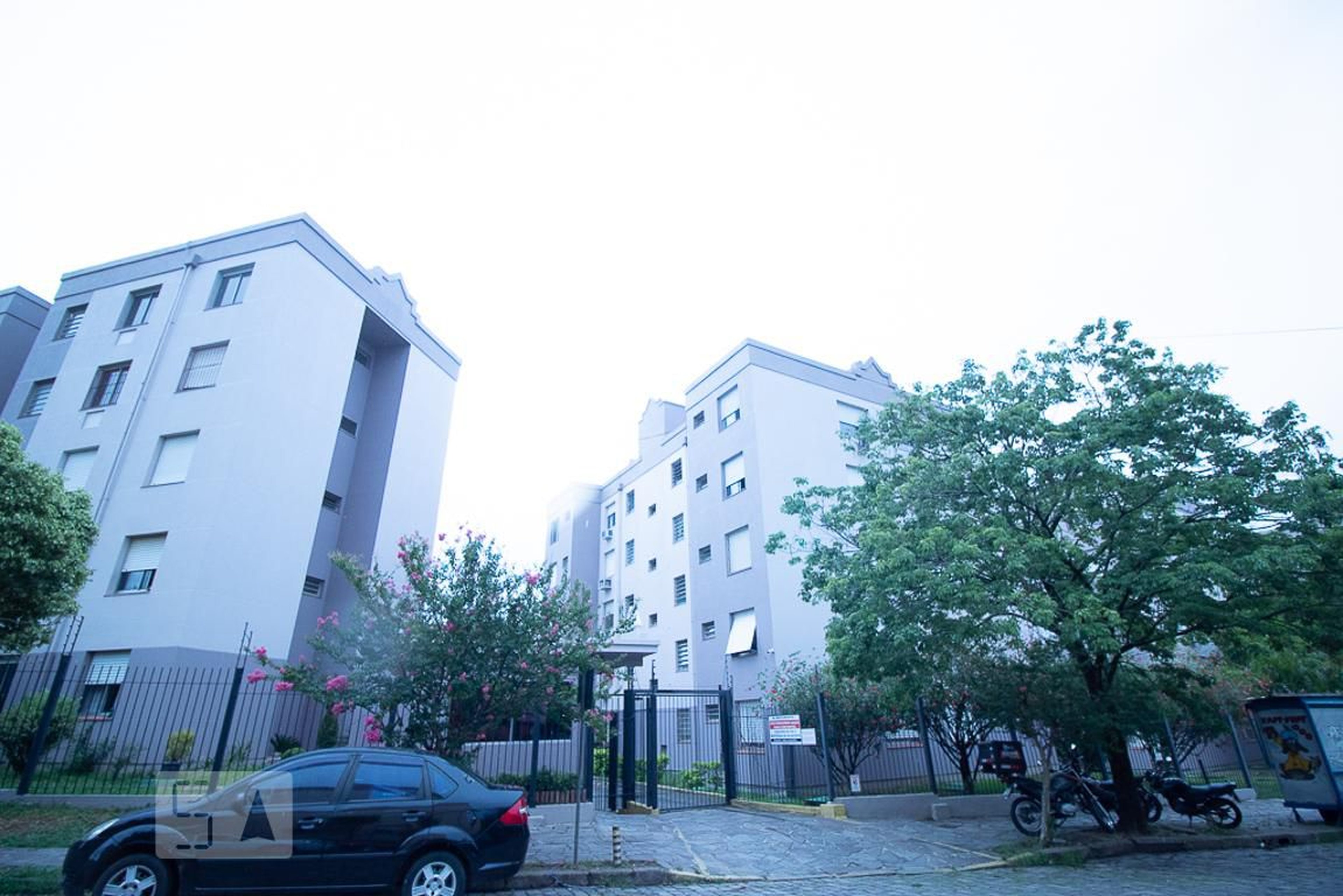 Fachada Condomínio em Rua Eva Laci Camargo Martins, 70