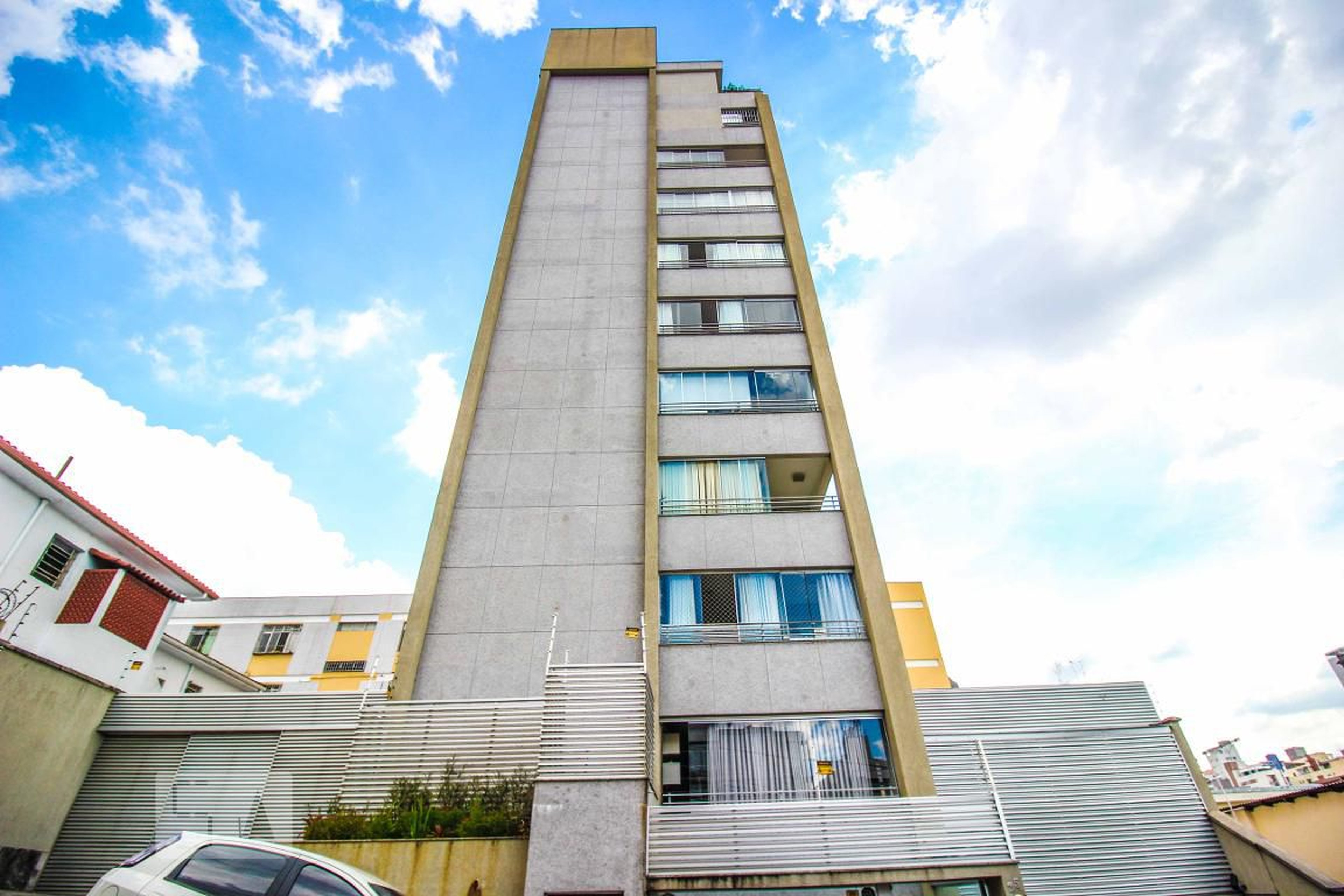 Fachada Condomínio em Rua Ametista, 25