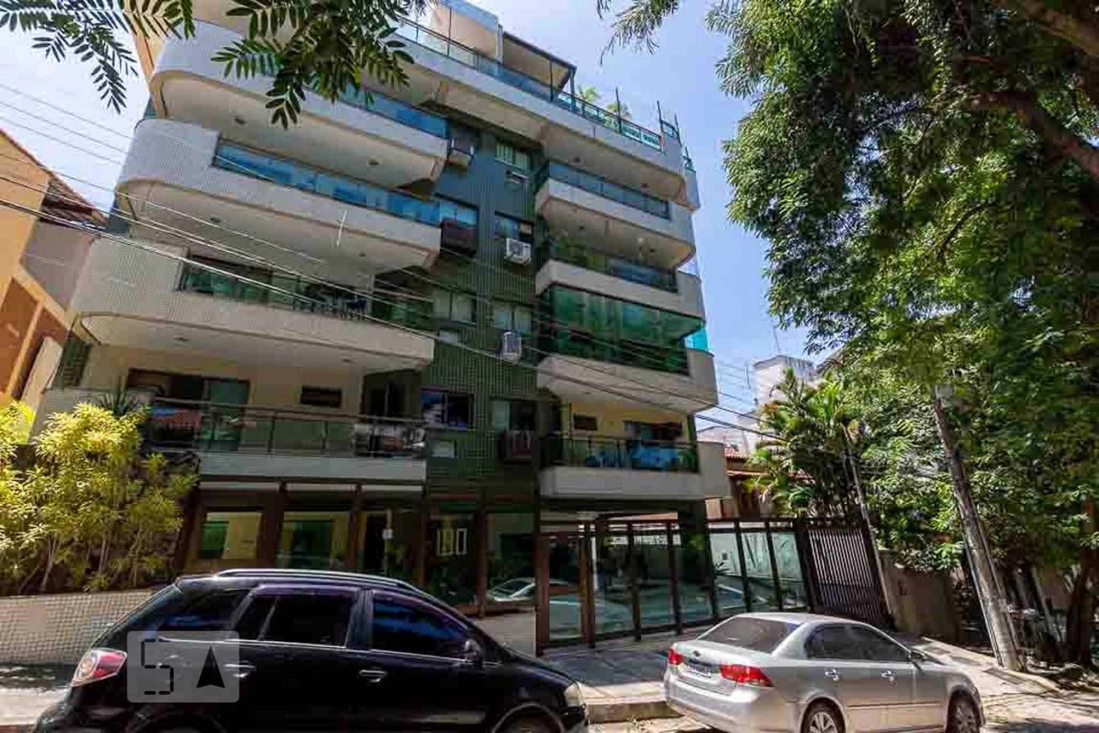 Fachada do Condomínio Edifício São Francisco Residence