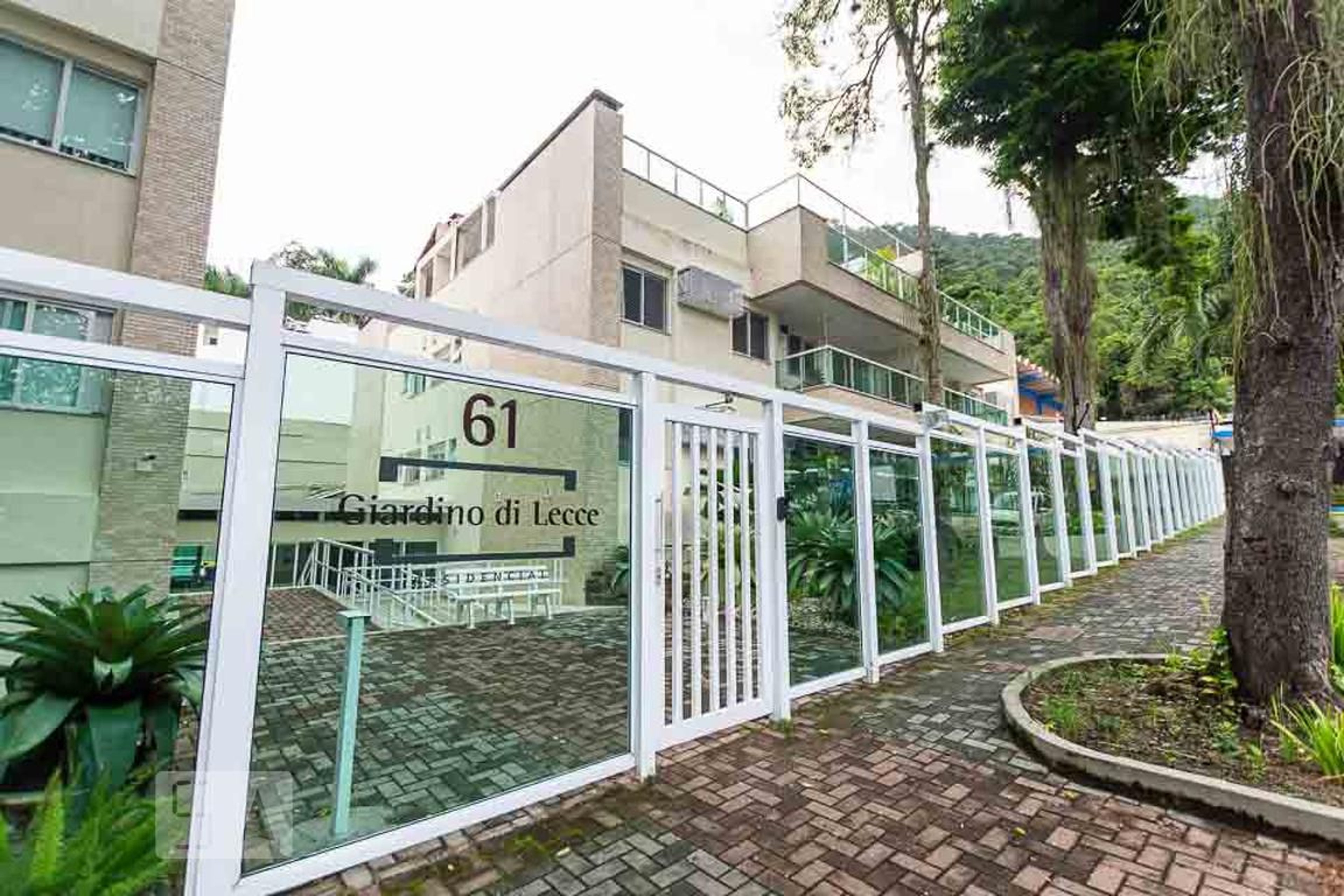 Fachada do Condomínio Condomínio em Rua Hélio da Silva Carneiro, 61