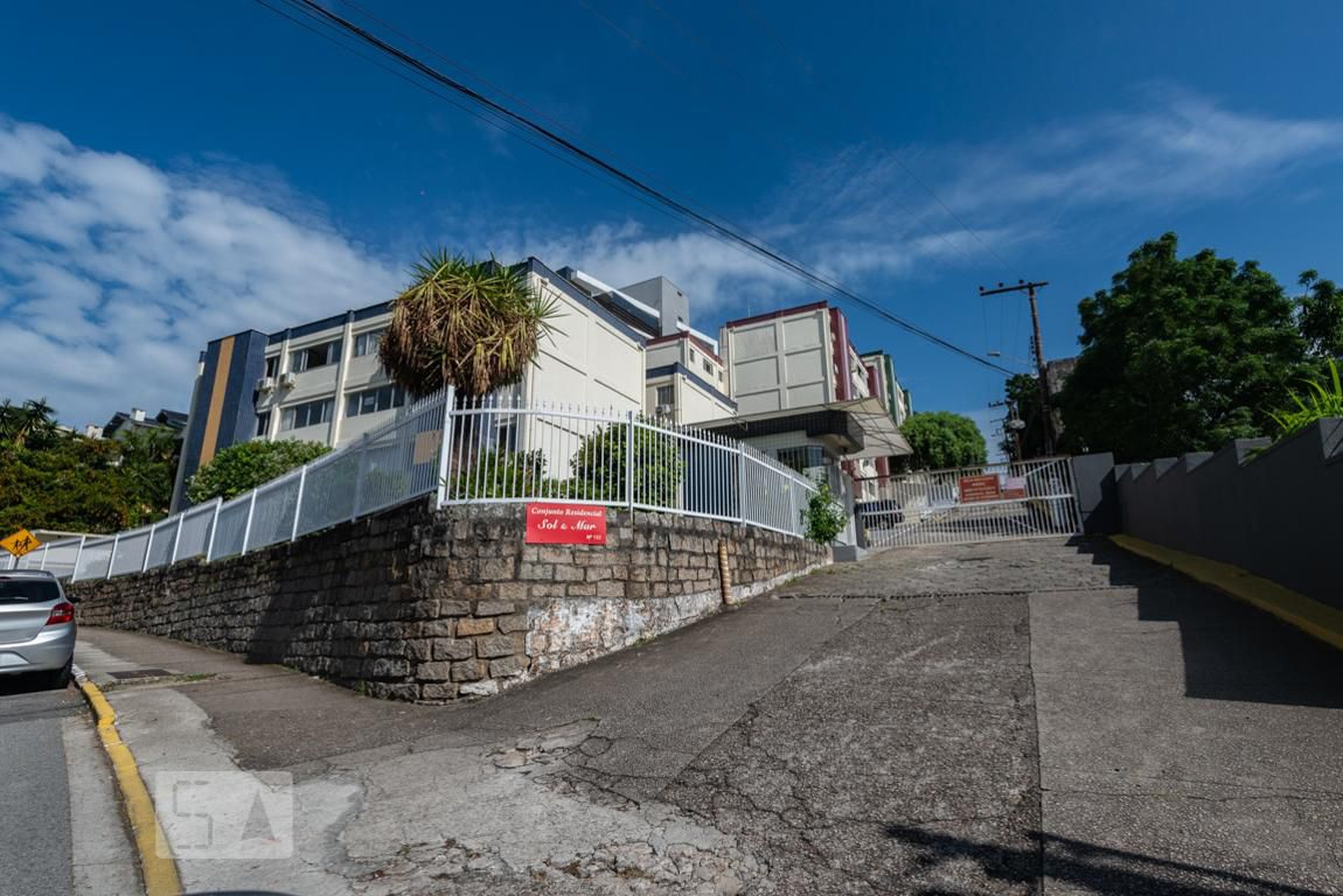 Fachada Condomínio em Rua Quatorze de Julho, 231