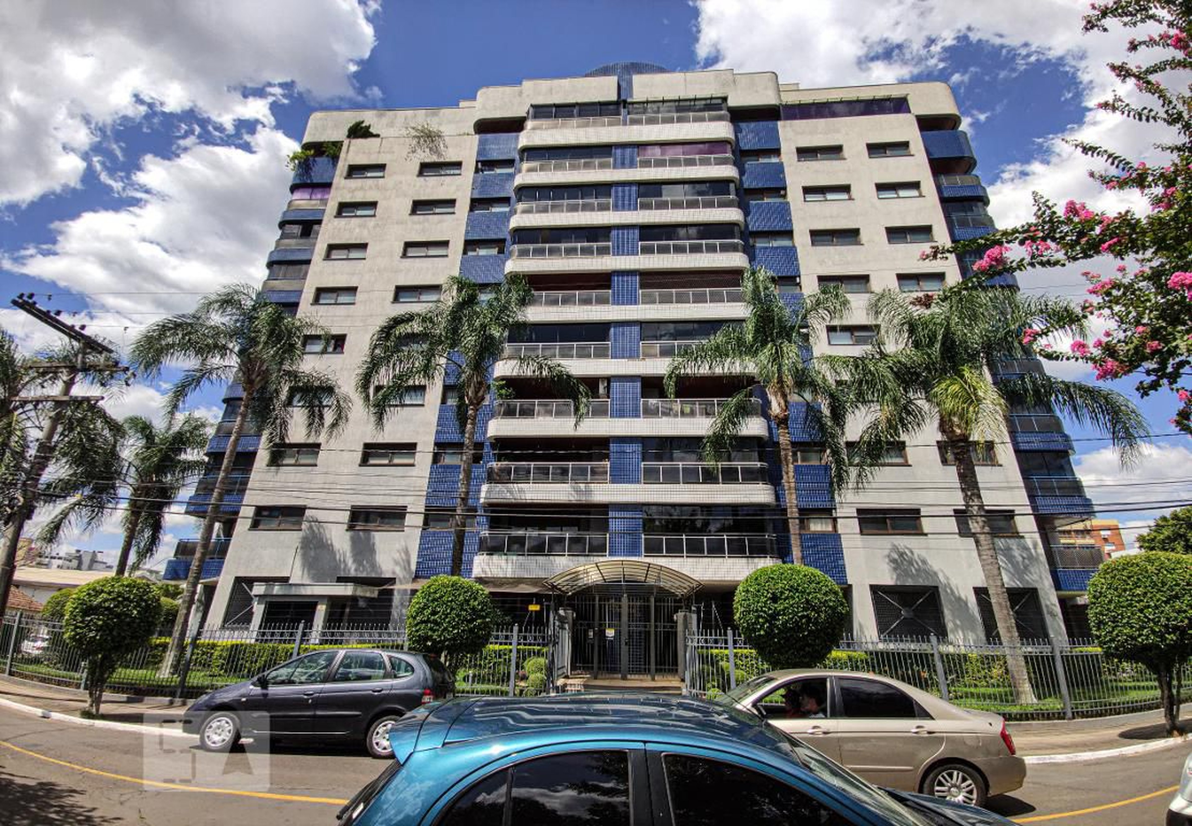 Fachada do Prédio Condomínio em Rua Caçador, 168