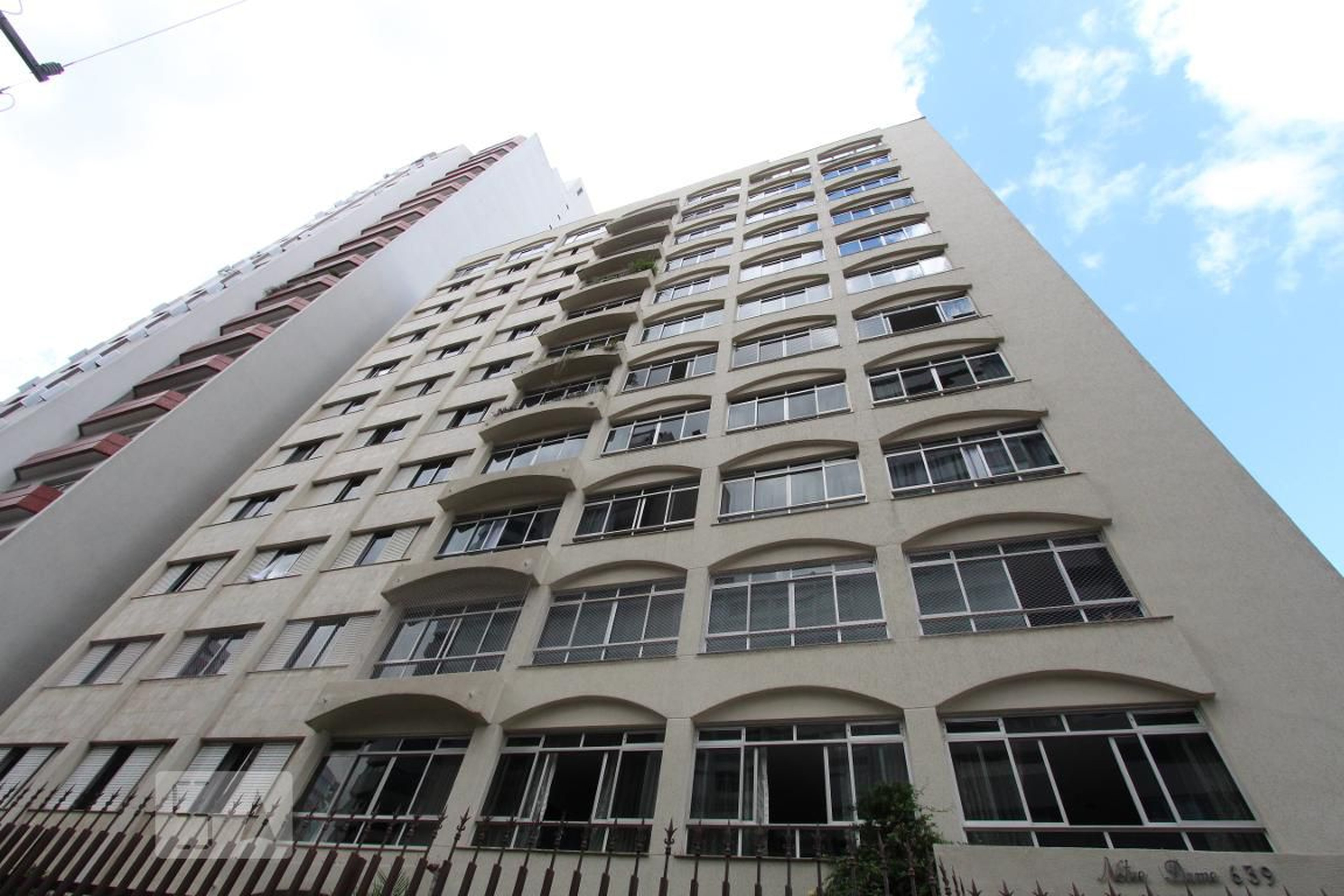 Fachada Condomínio em Rua Buenos Aires, 639