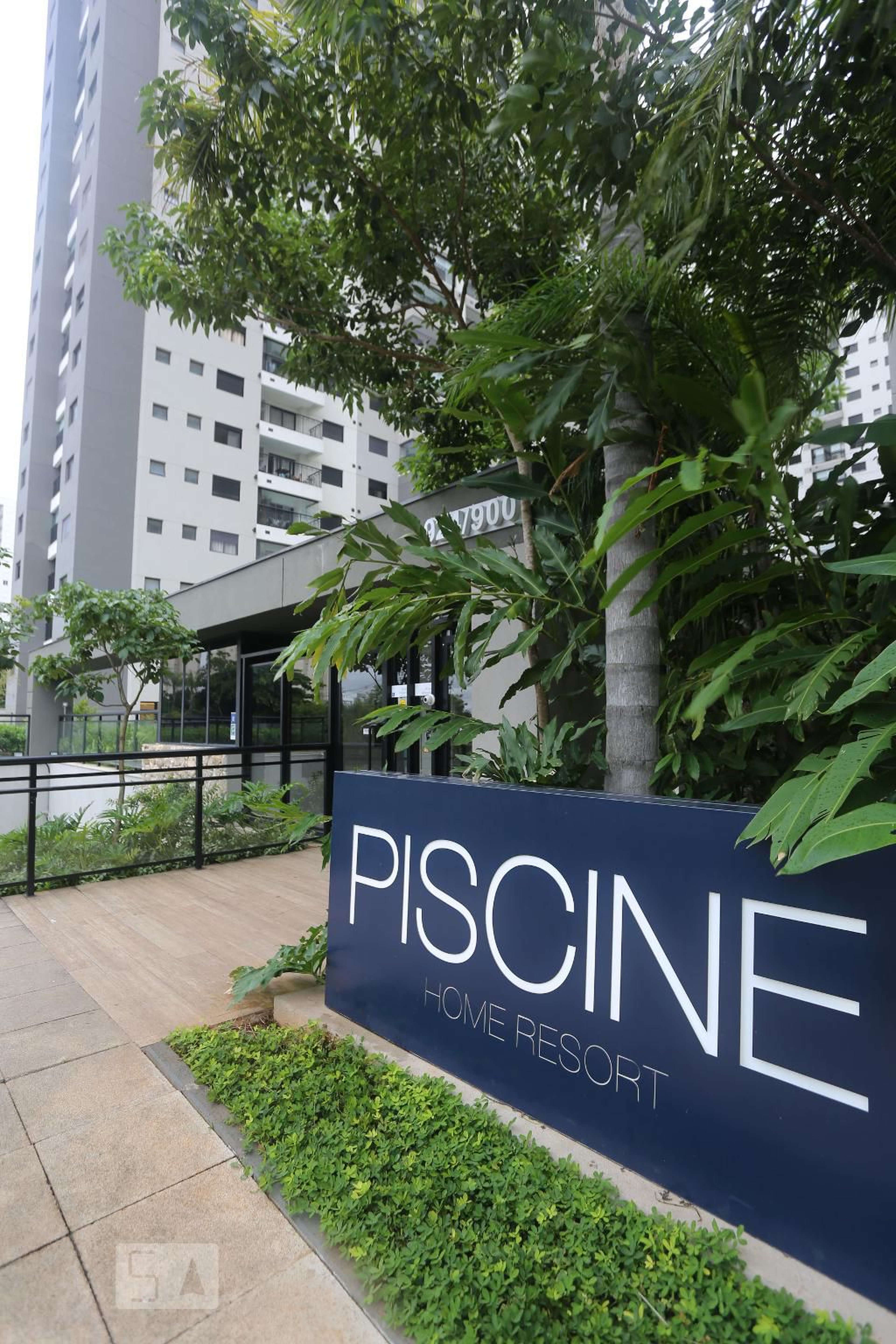 Fachada do Condomínio Condomínio Piscine Osasco