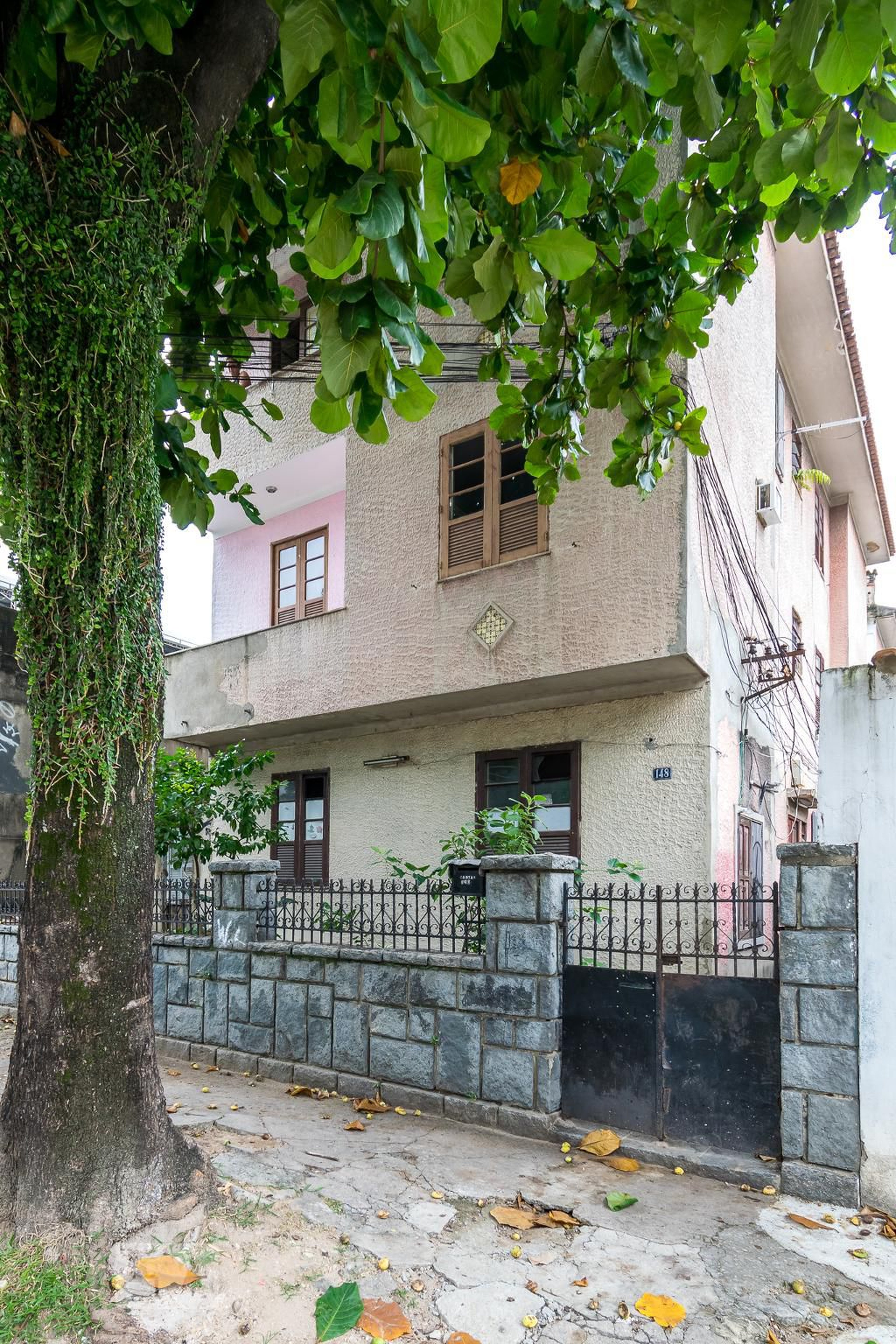 Fachada do Prédio Condomínio em Rua Califórnia, 148