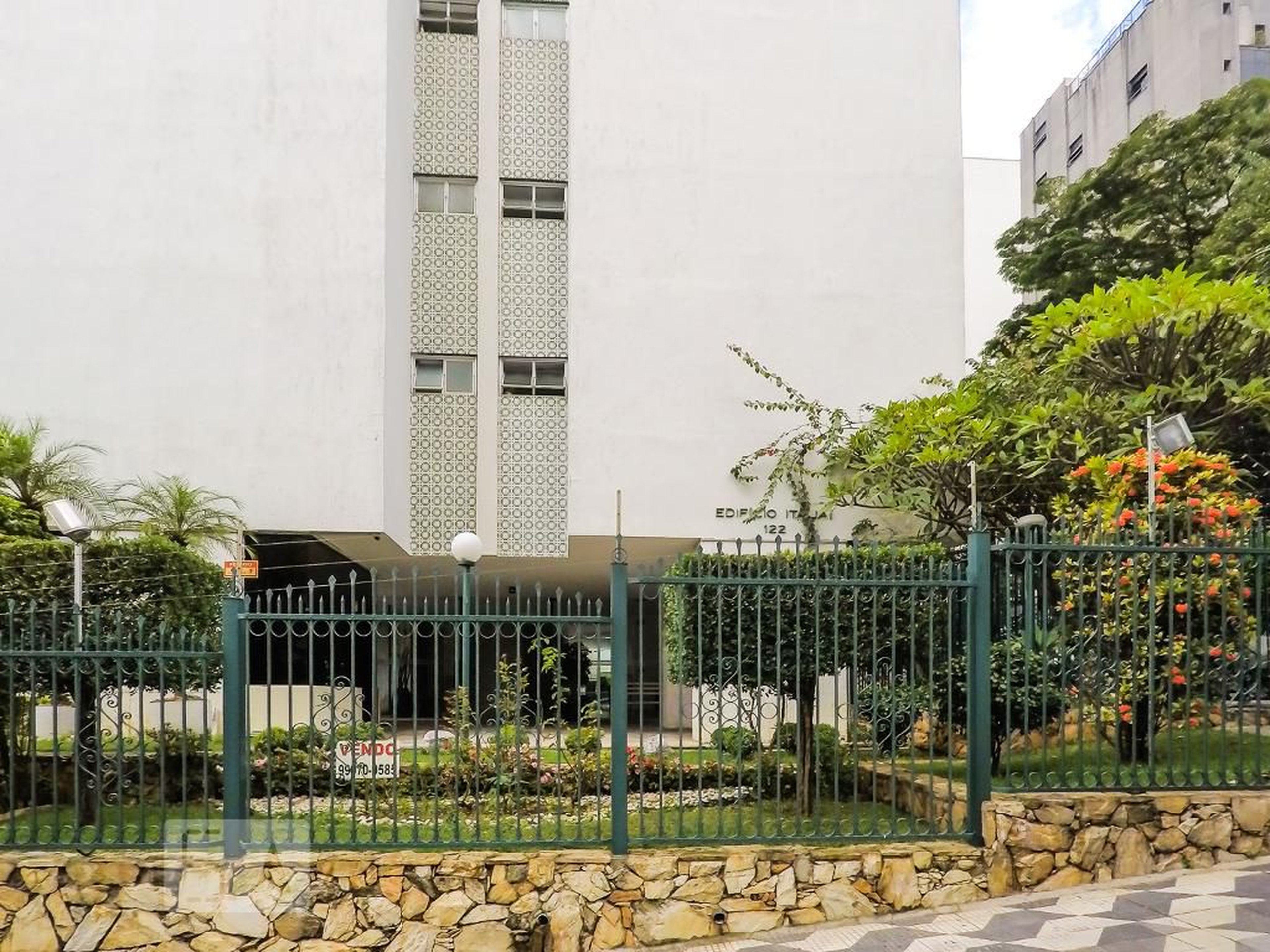 Fachada Condomínio em Rua da Constituinte, 112