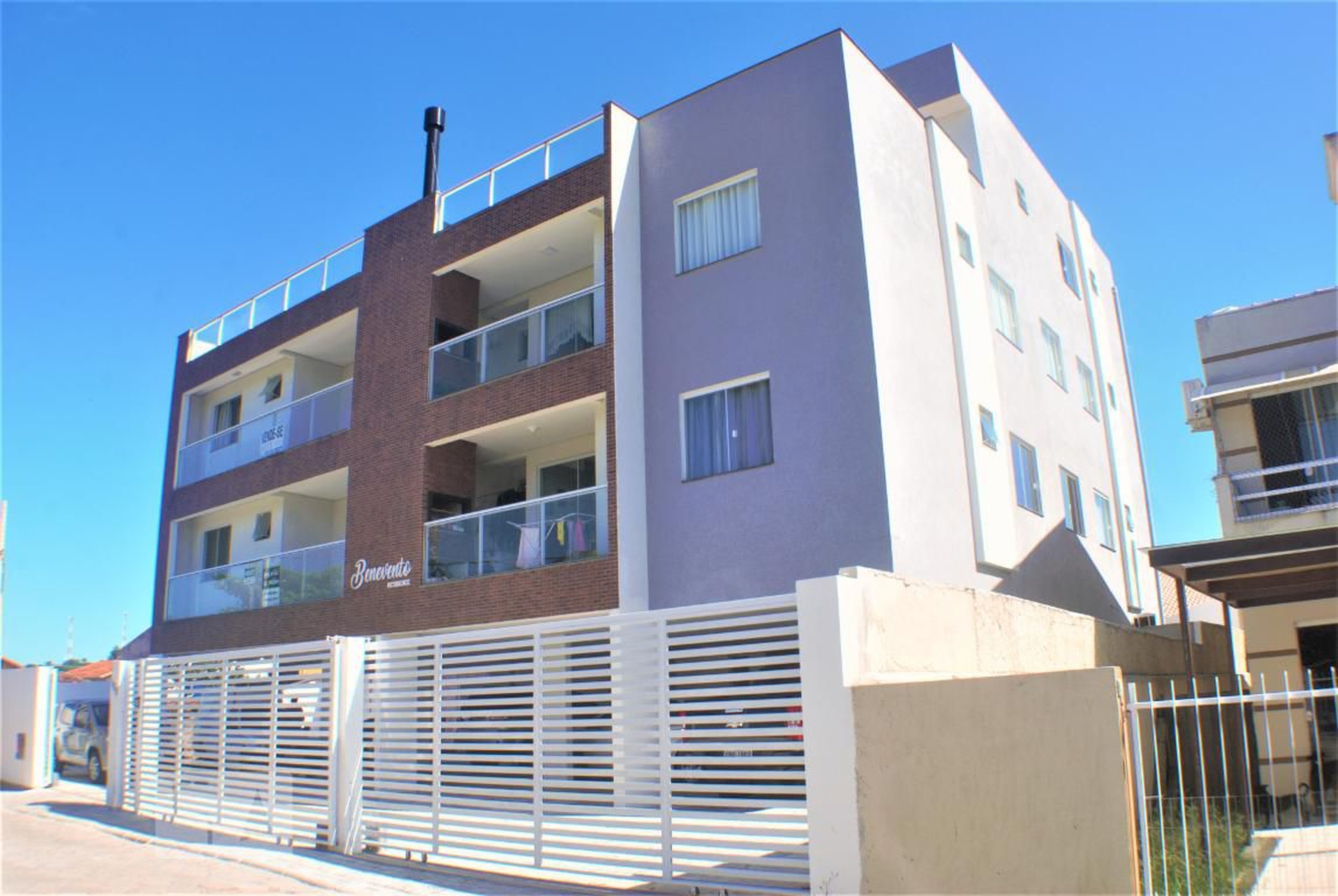 Fachada Condomínio em Rua Nivaldo Alfredo Silva, 100