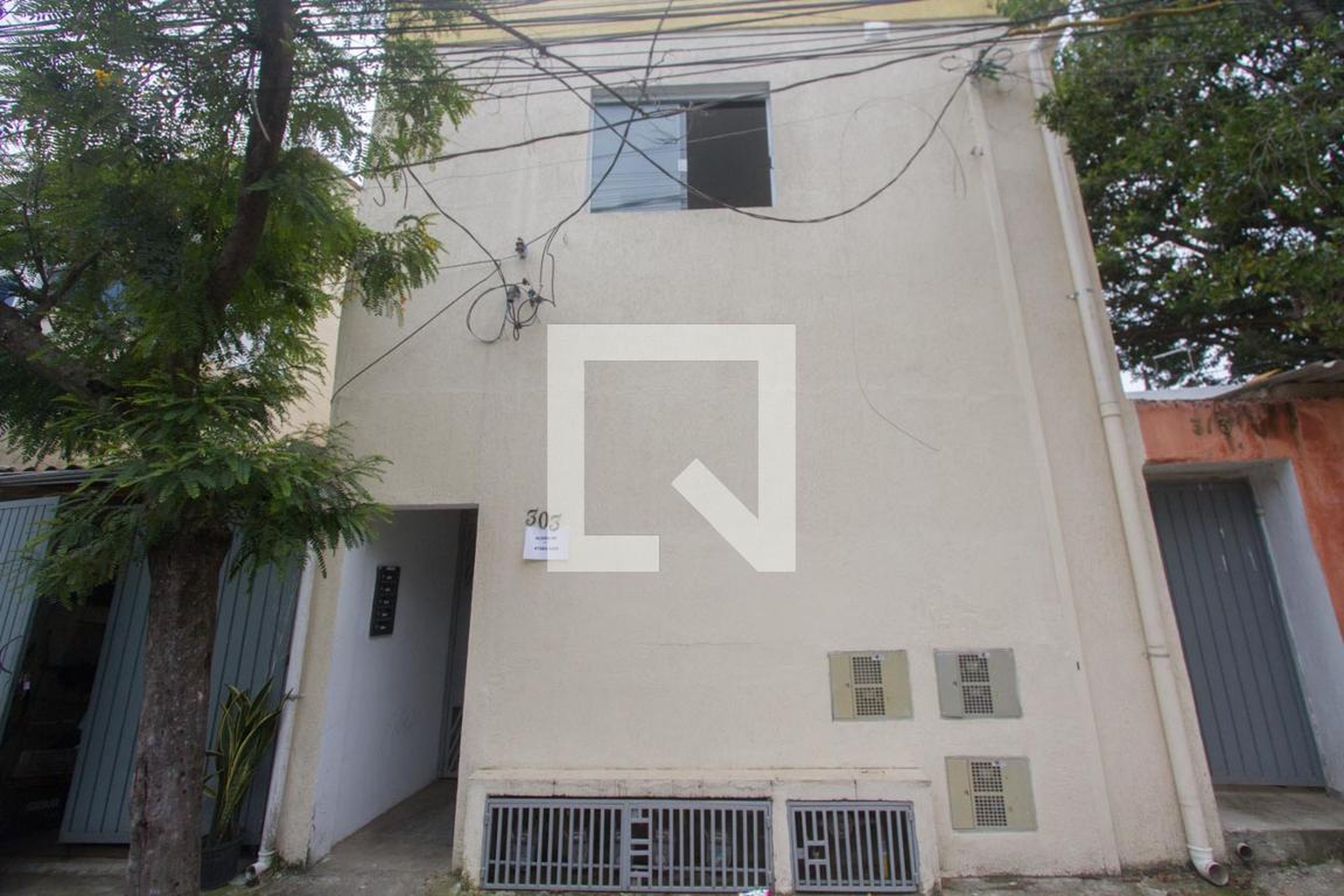 Fachada Condomínio em Rua José Abrantes, 303