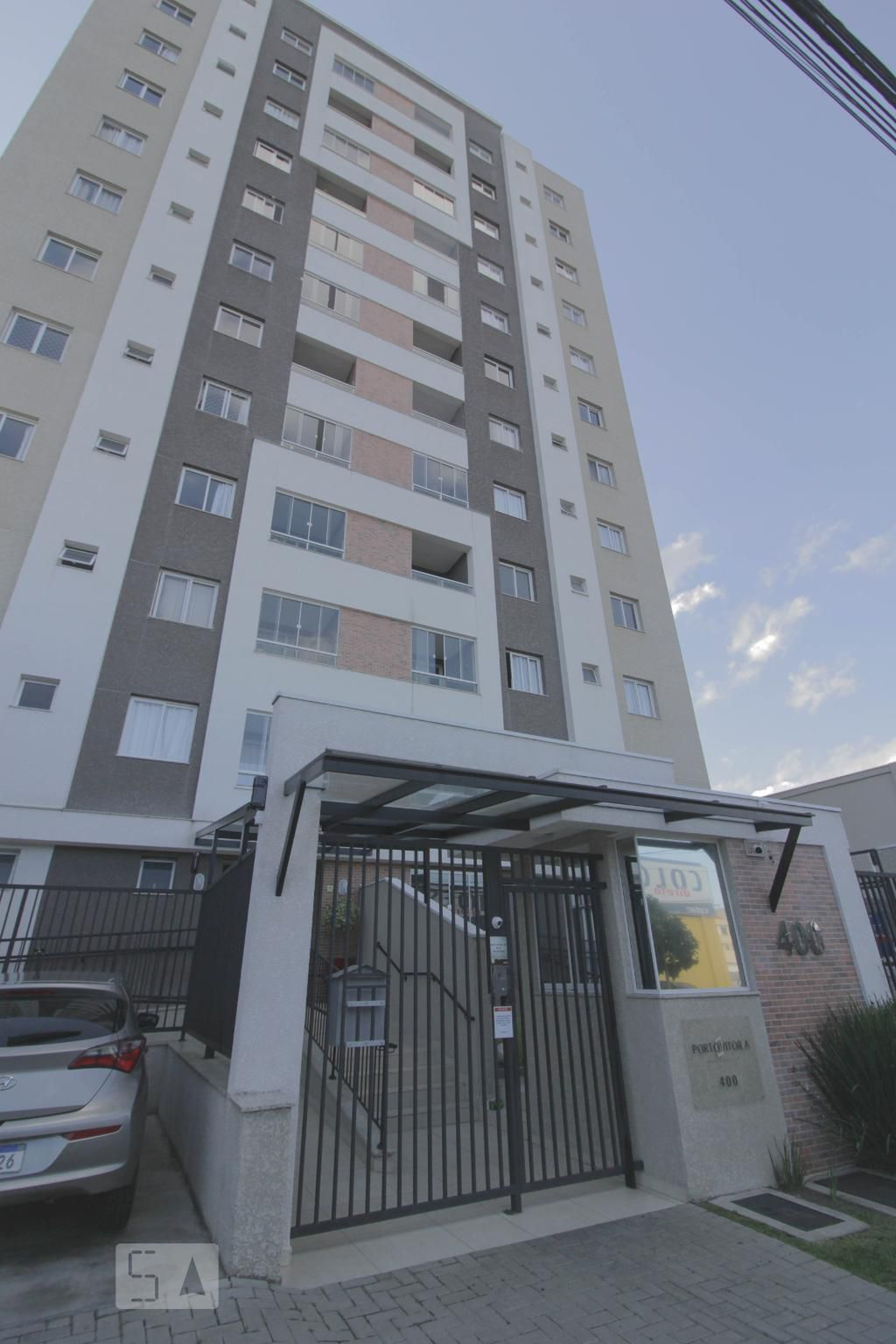 Fachada do Condomínio Condomínio em Rua Tenente Luís de Campos Vallejo, 400