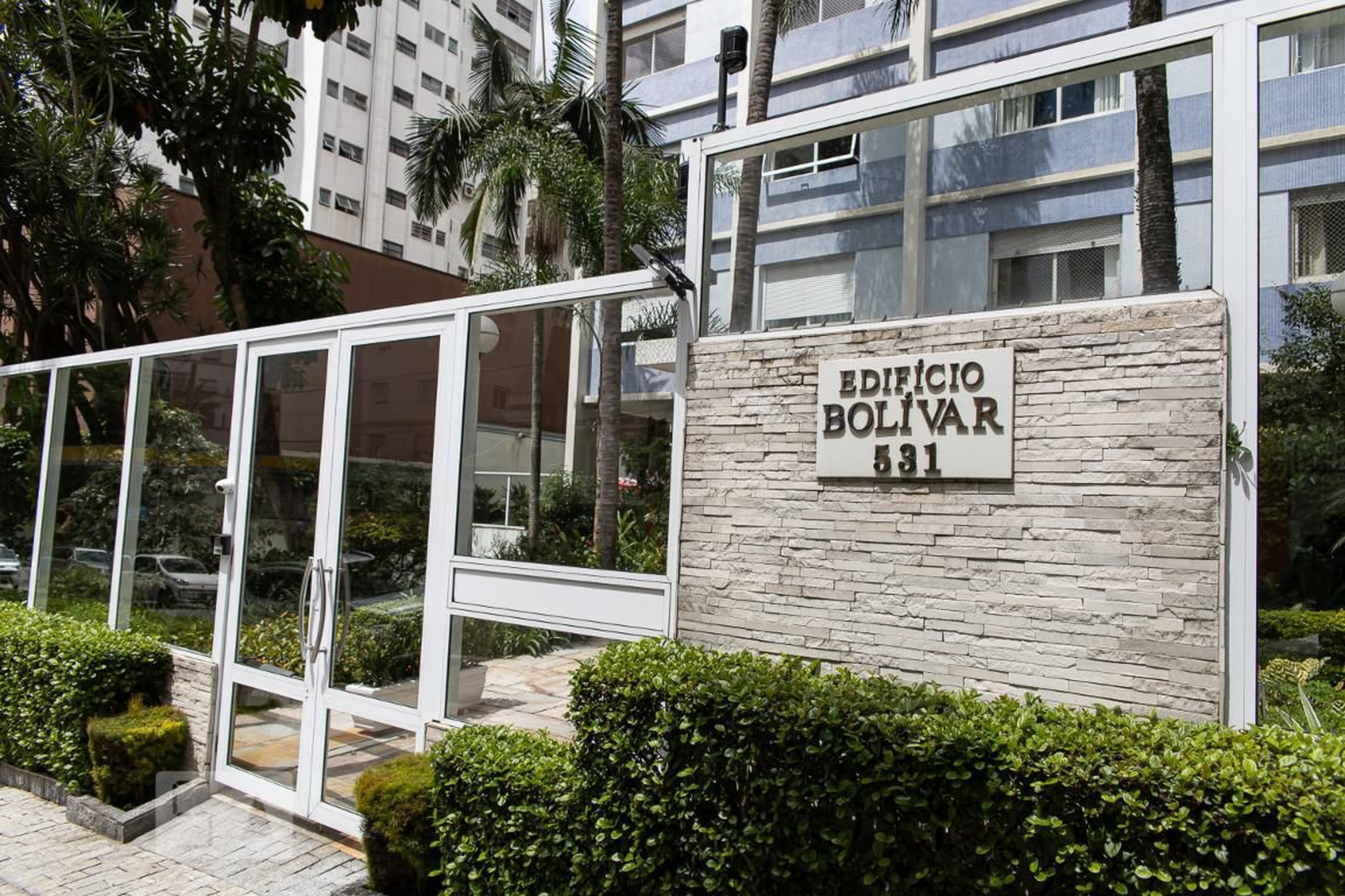 Fachada do Condomínio Edifício Bolivar