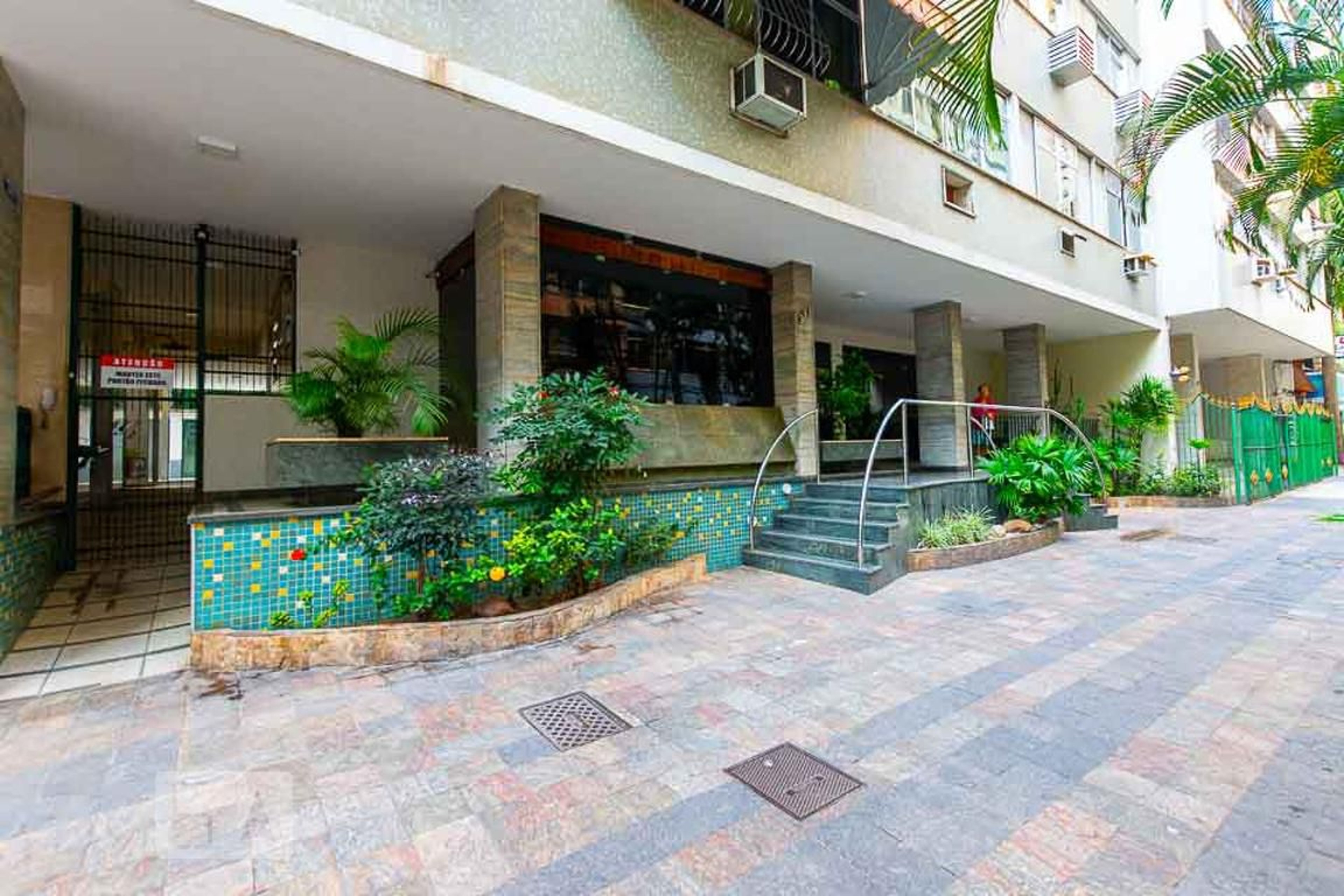 Fachada do Condomínio Condomínio Lá Sale