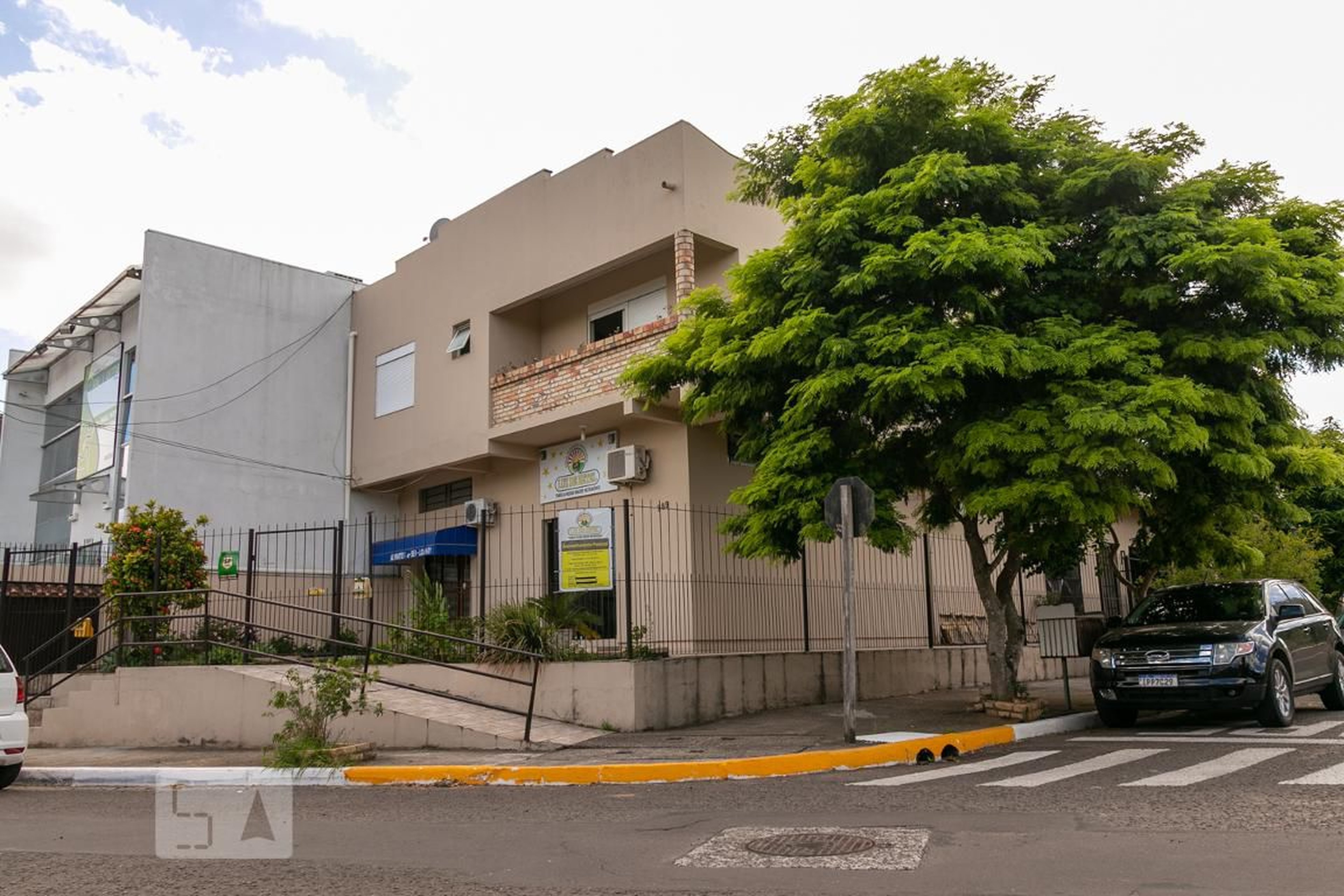 Fachada Condomínio em Rua Guilherme Caumo, 28