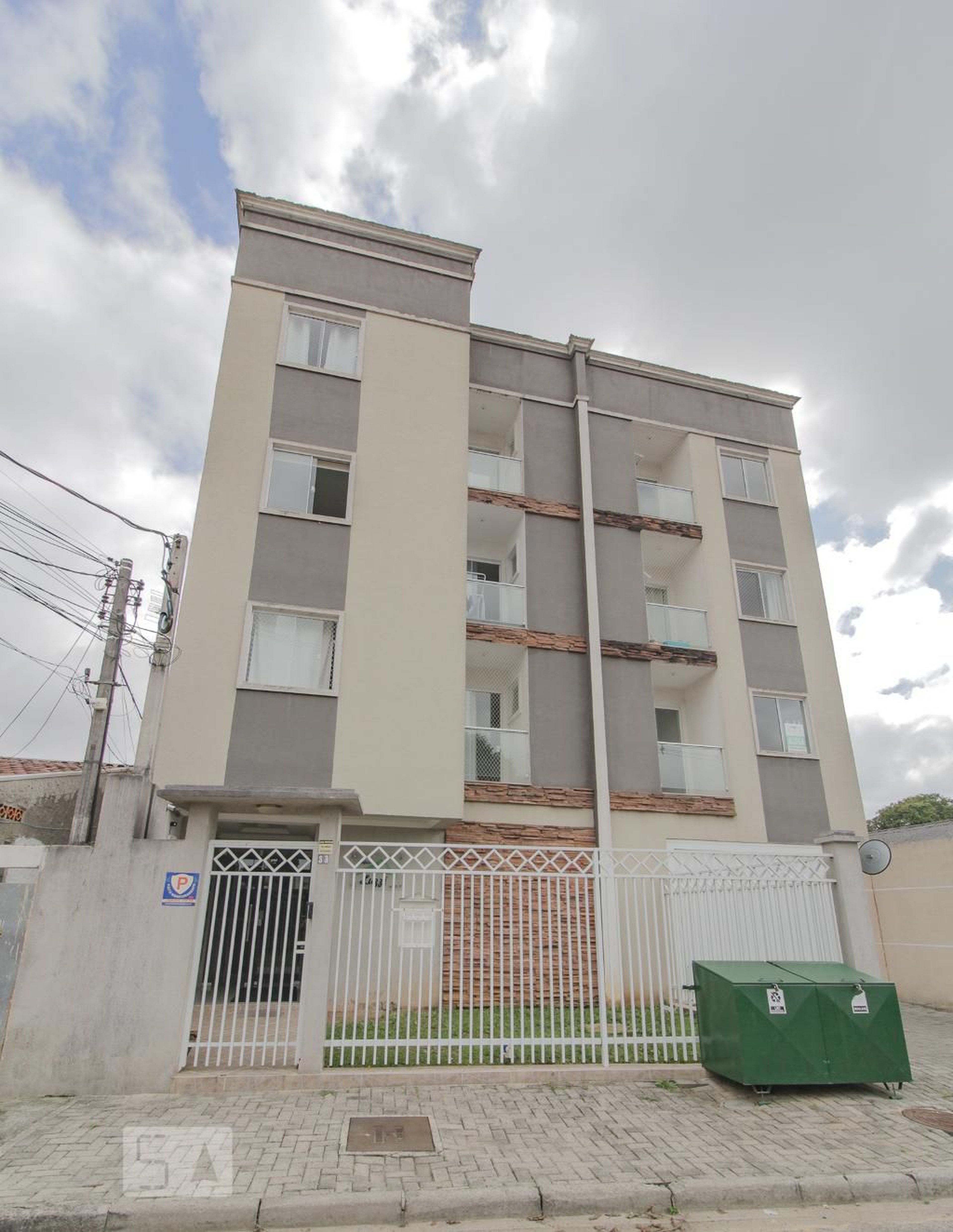 Fachada do Condomínio Edifício Luzzi