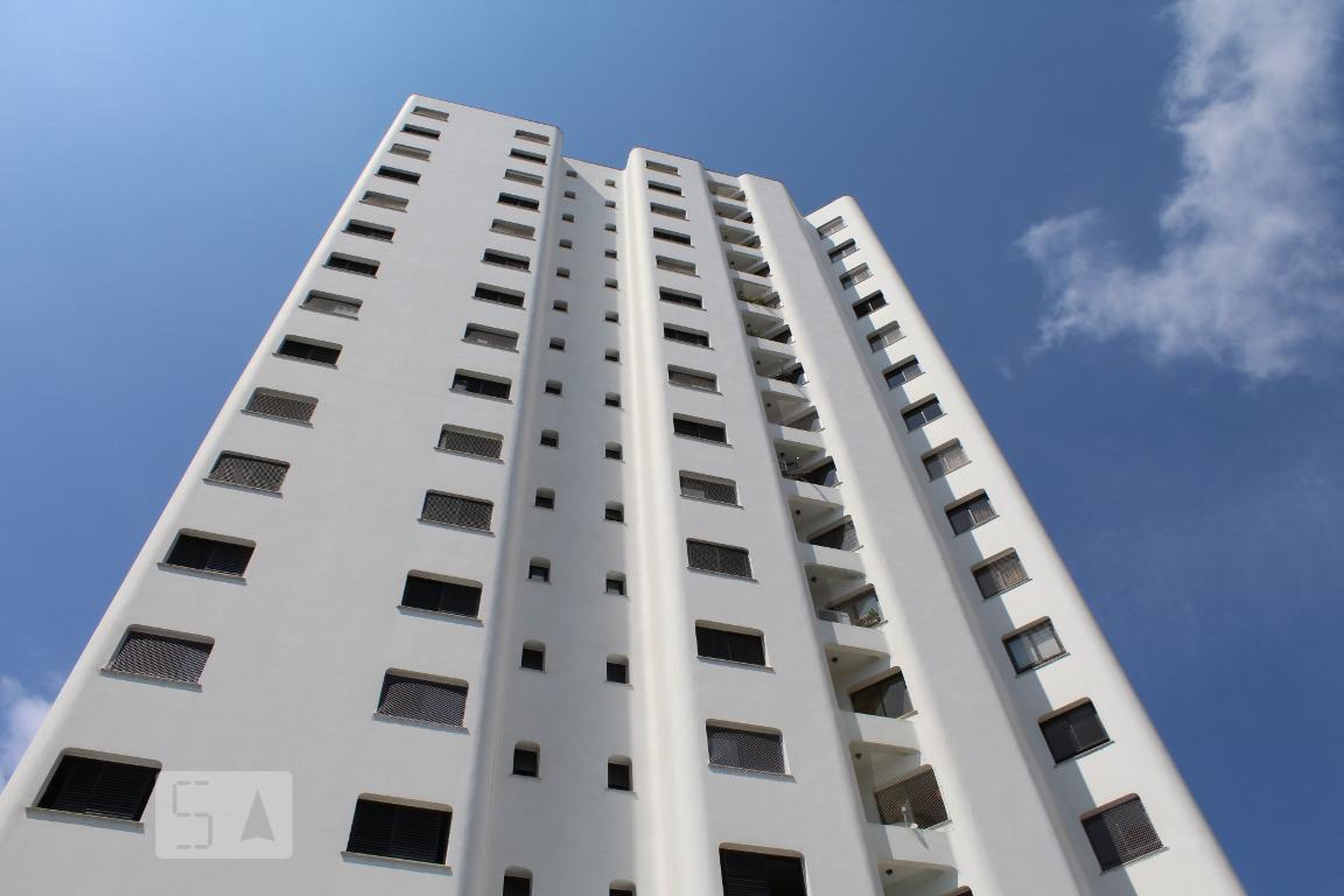 Fachada do Prédio Condomínio Mediterranee