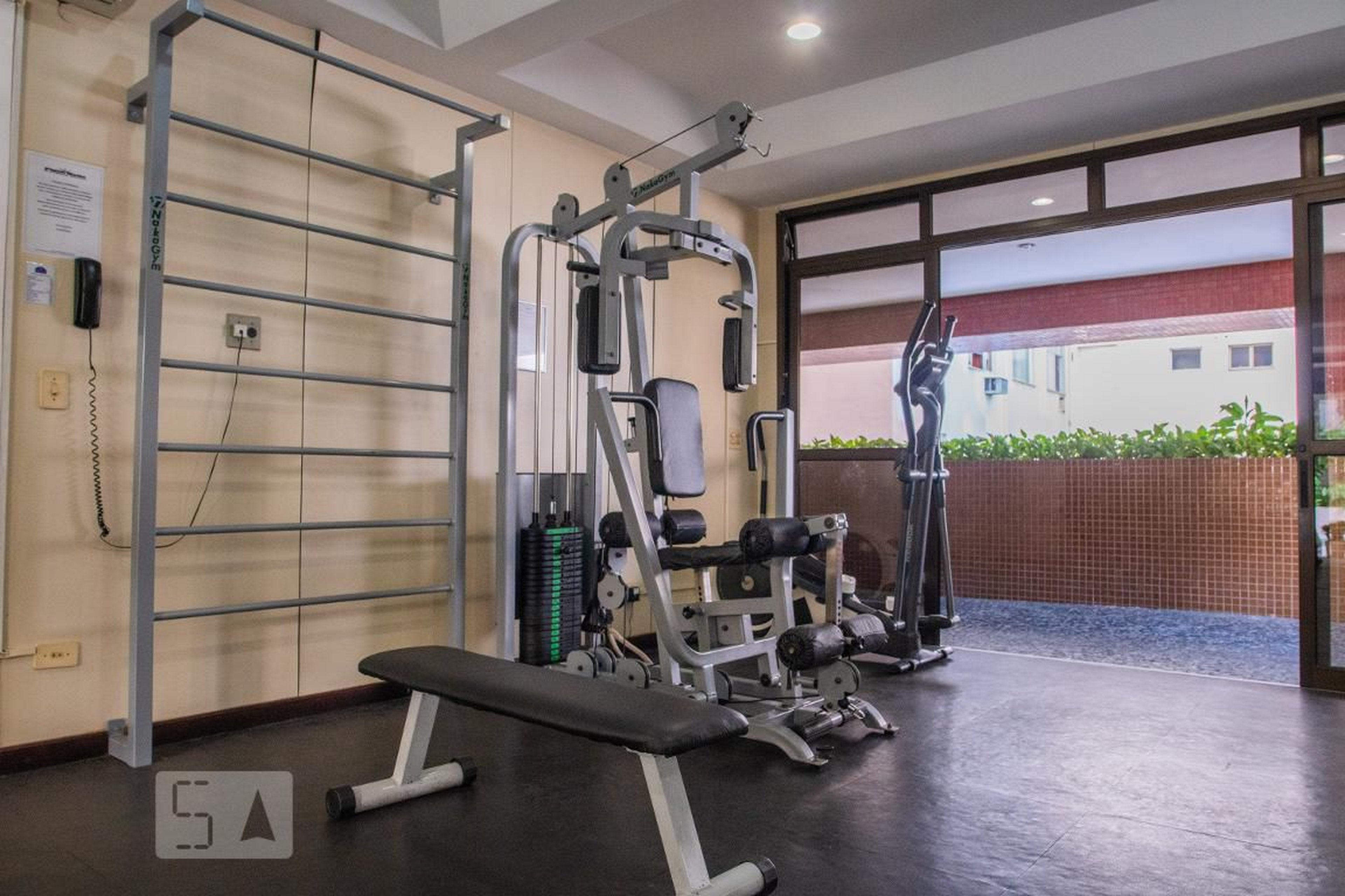 Academia - Plaza Etoile